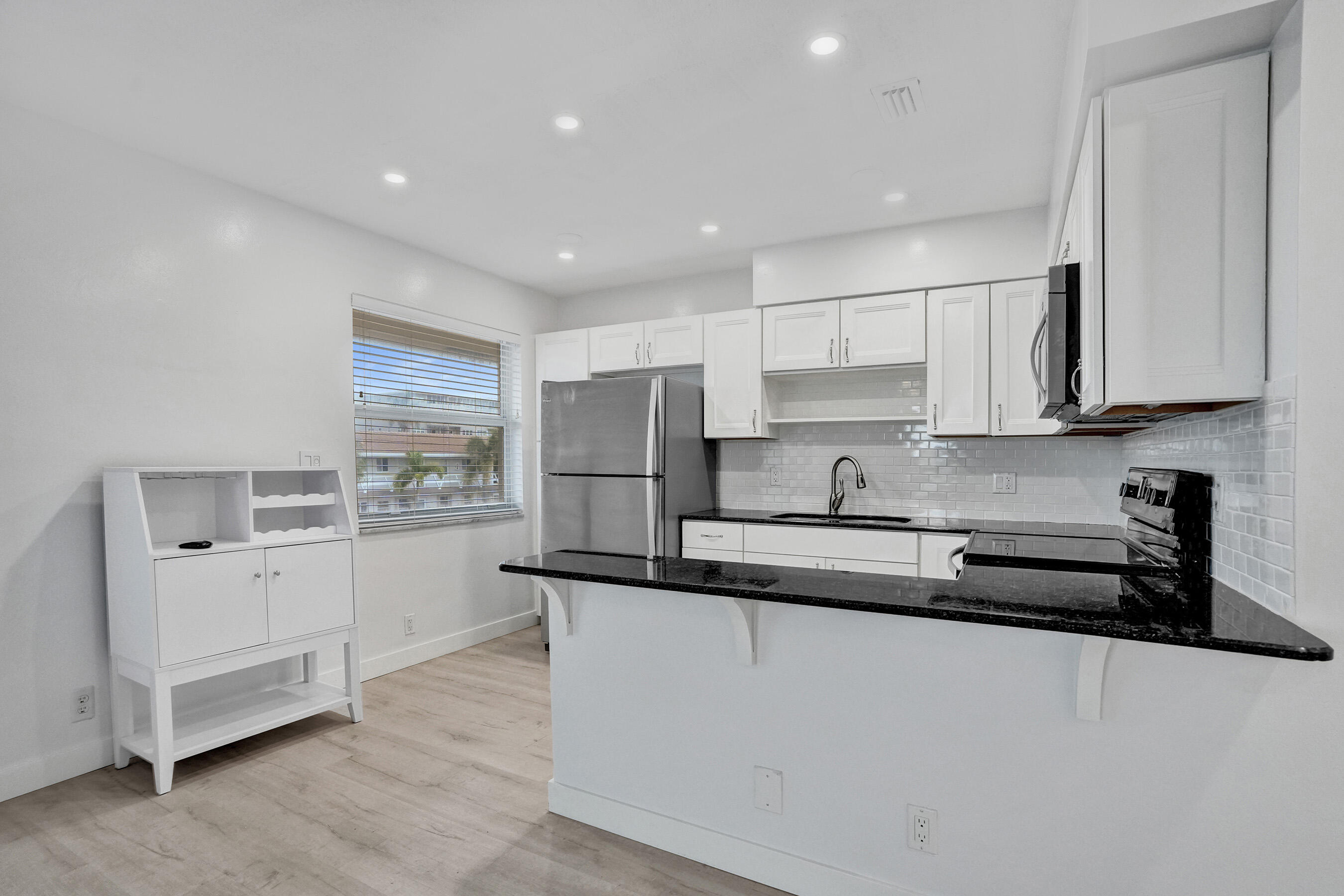 2862 NE 32ND Street # 13 — Photo 3