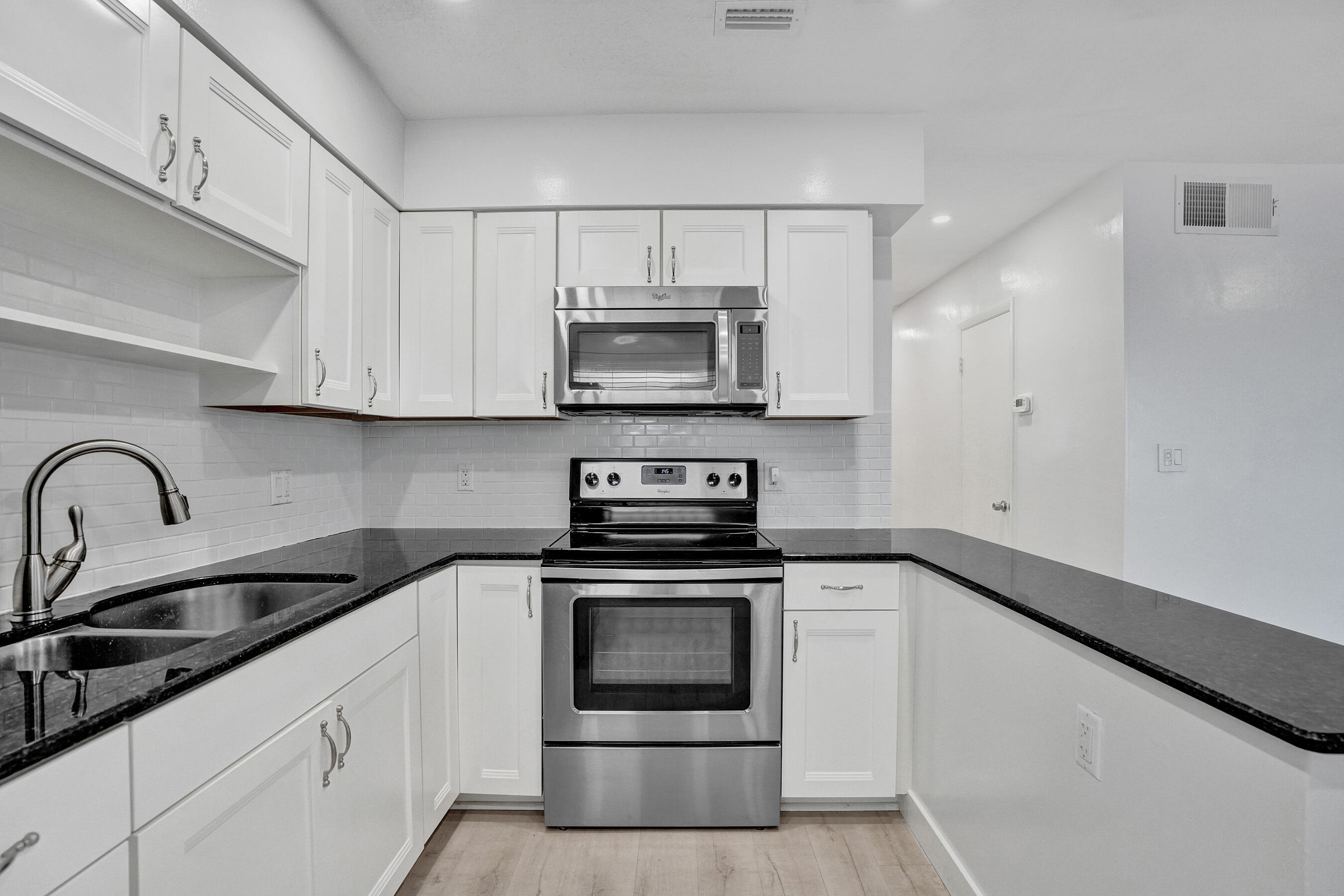 2862 NE 32ND Street # 13 — Photo 5