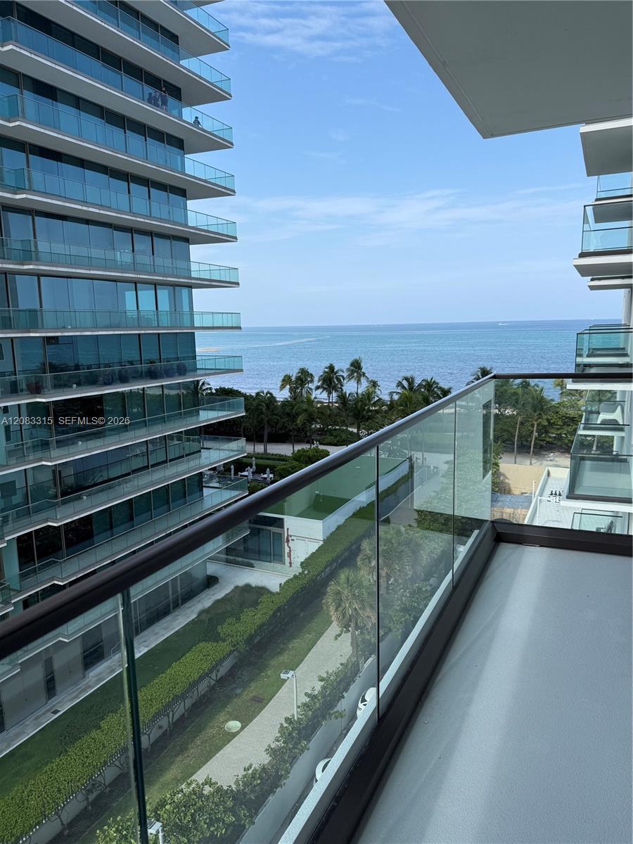 10185 E Collins Ave # 822 — Photo 3