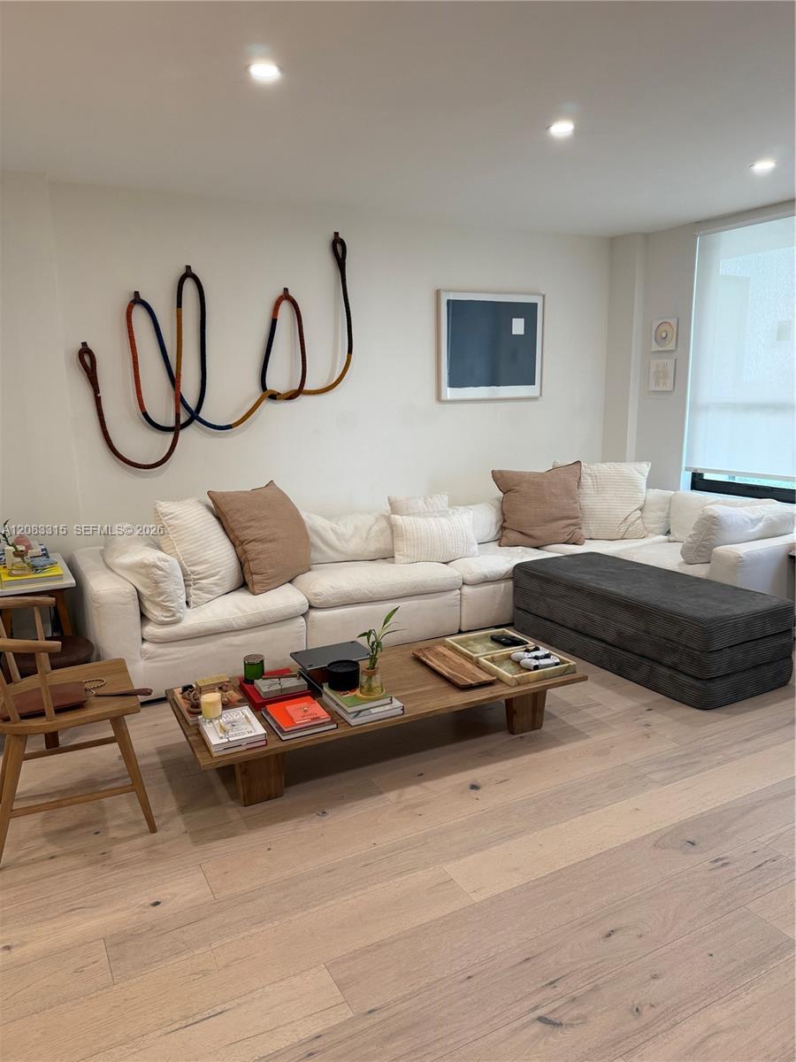 10185 E Collins Ave # 822 — Photo 5