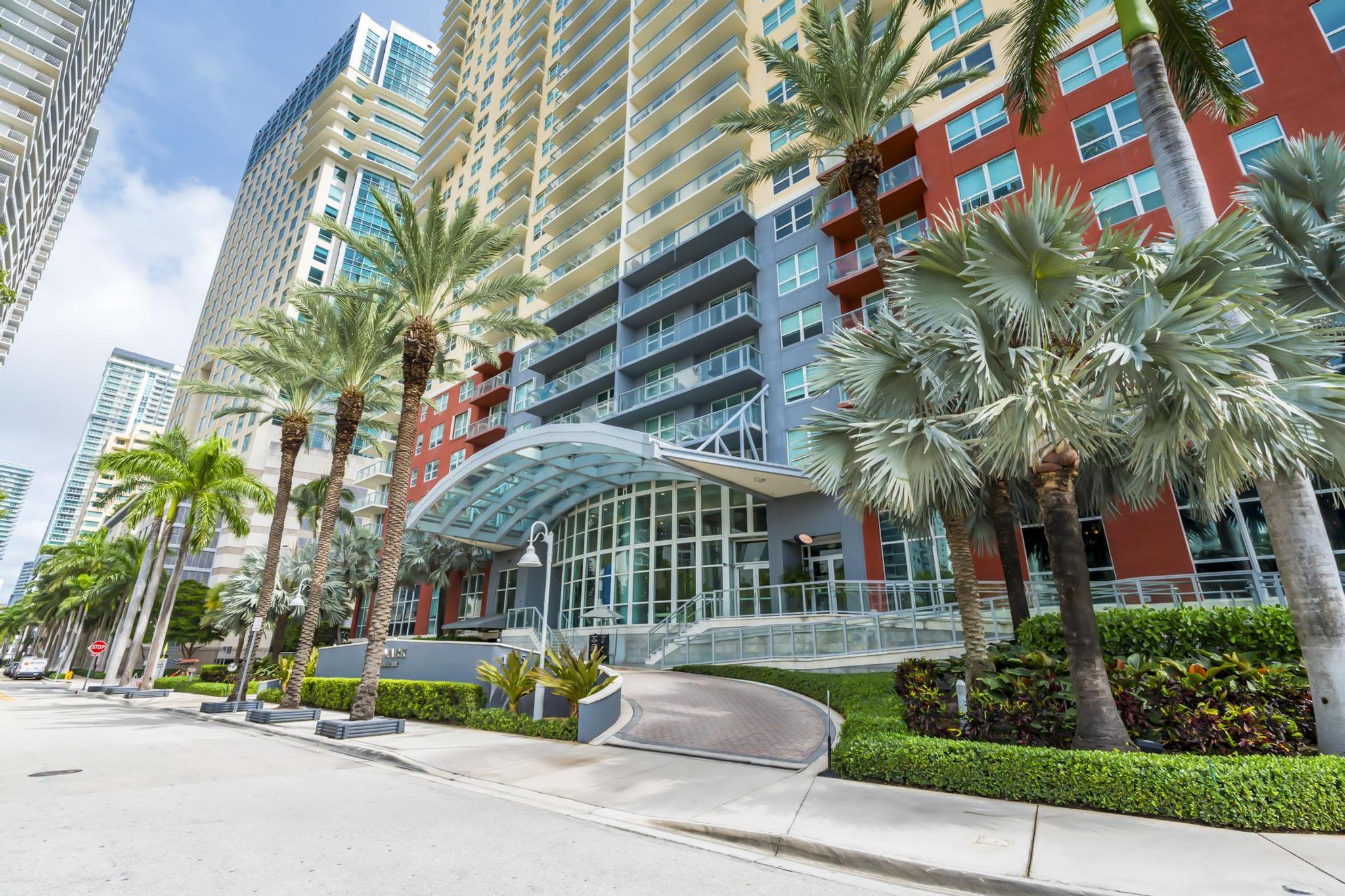 1155 BRICKELL BAY Drive # 2509, Miami FL 33131