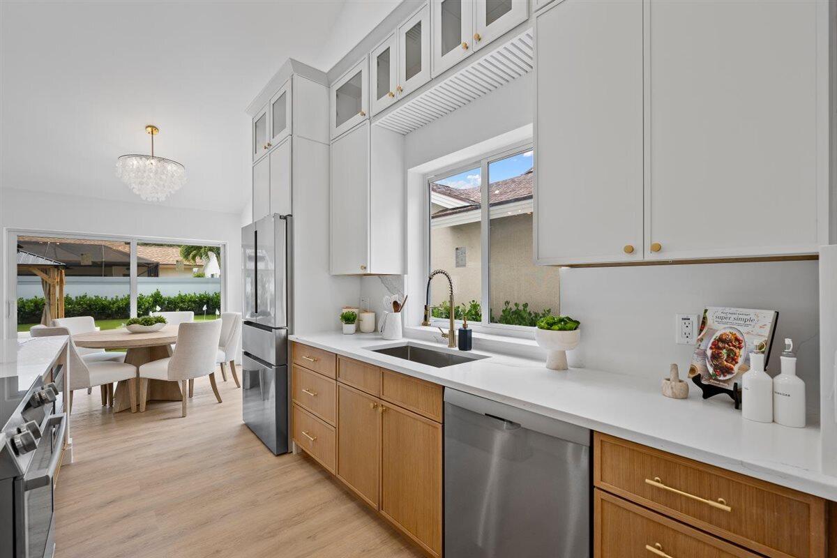 126 Cape Pointe Circle — Photo 4