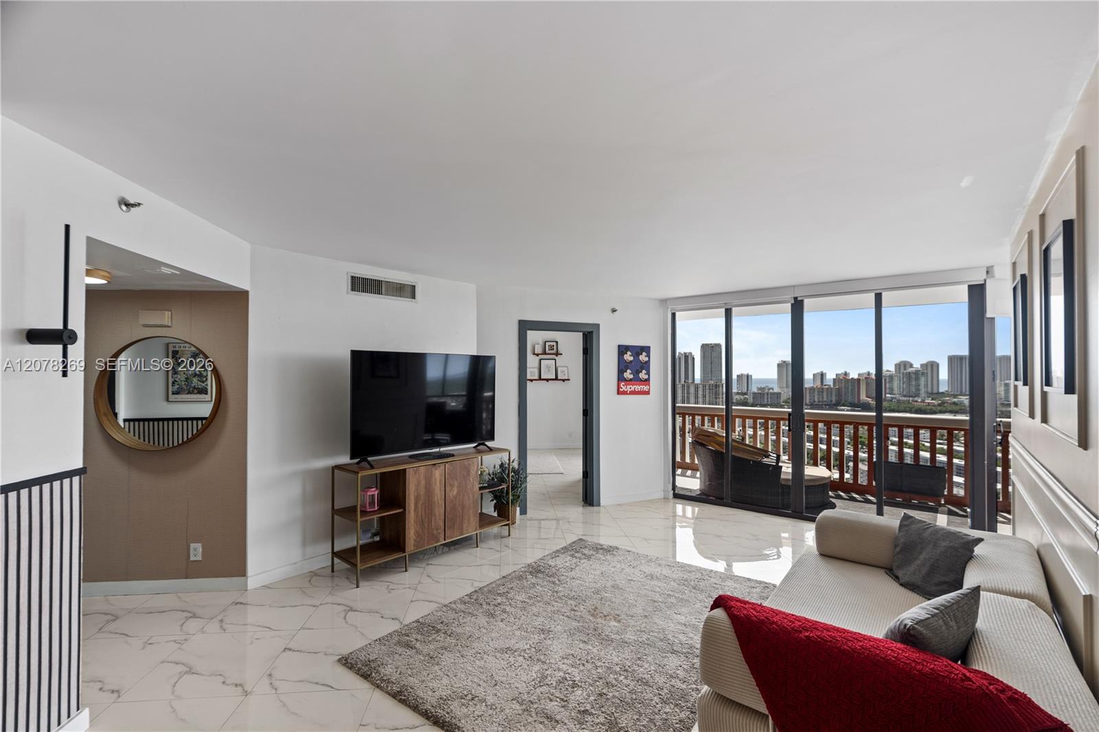 1000 W Island Blvd # 2803, Aventura FL 33160