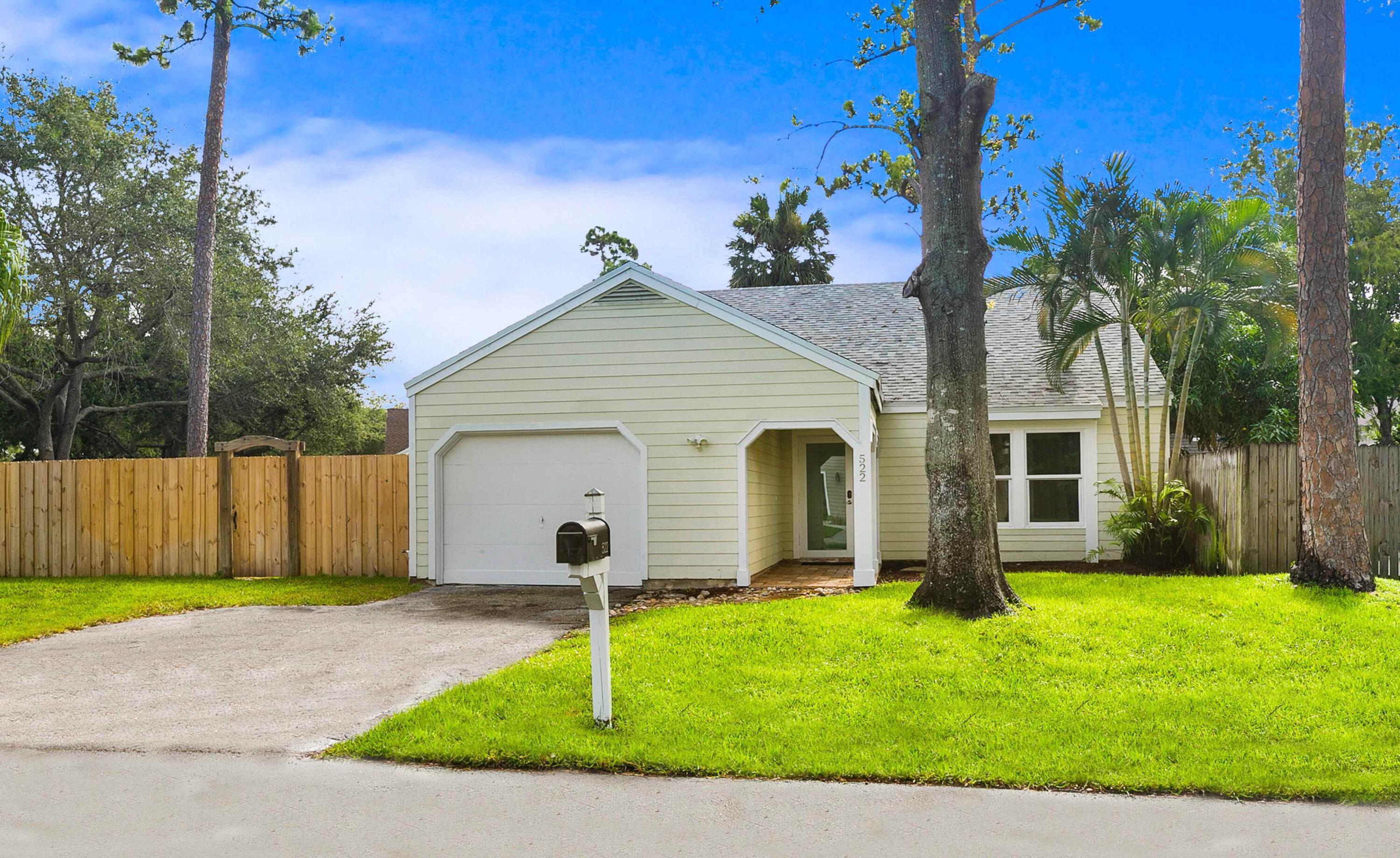 522 Goldenwood Way, Wellington FL 33414