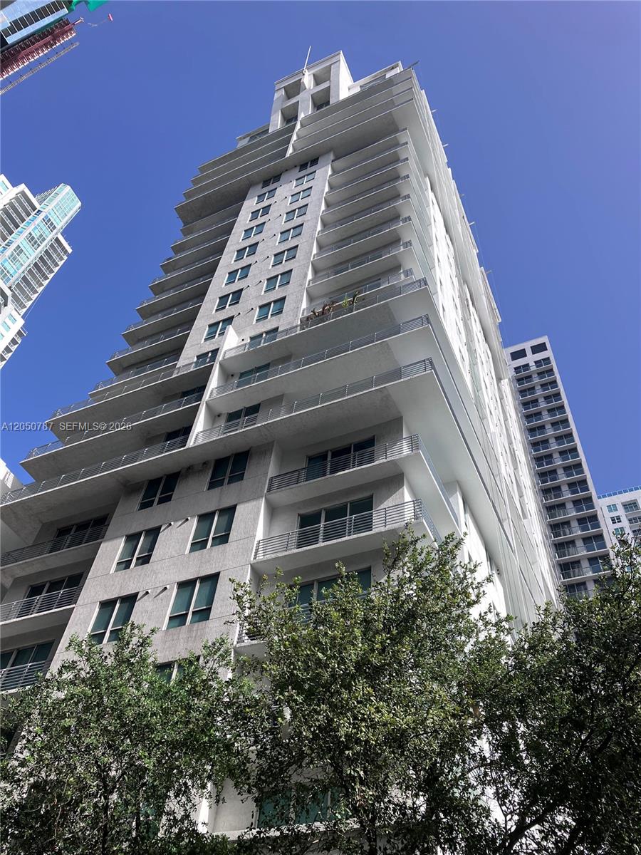 234 NE 3rd St # UPH09, Miami FL 33132