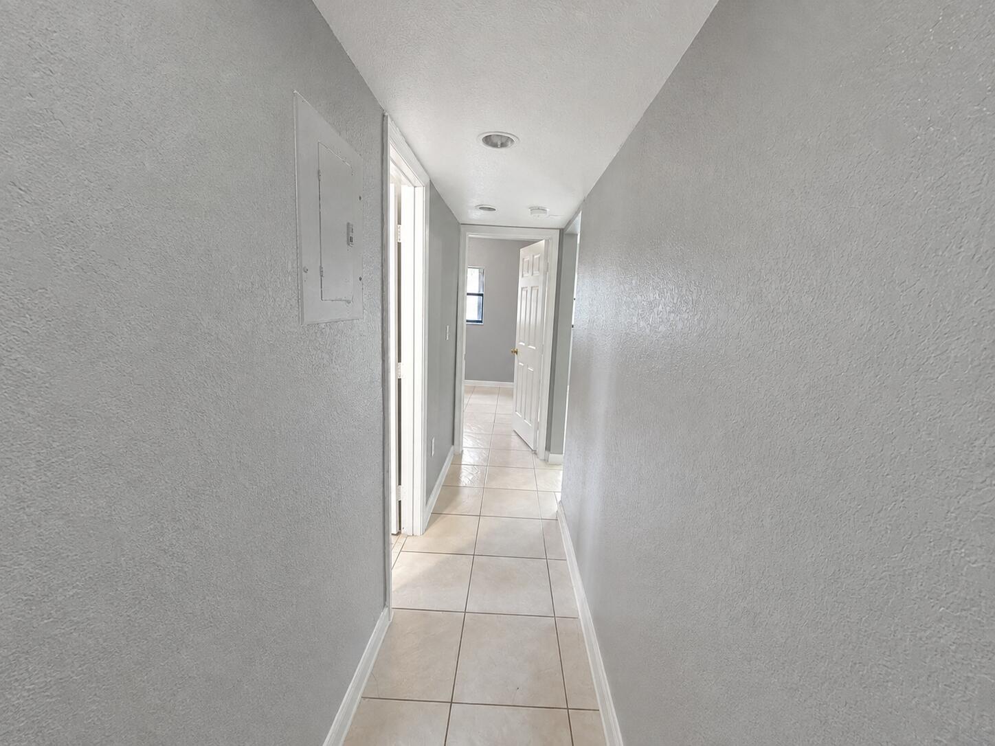 421 NW 7TH Terrace # 4 — Photo 2