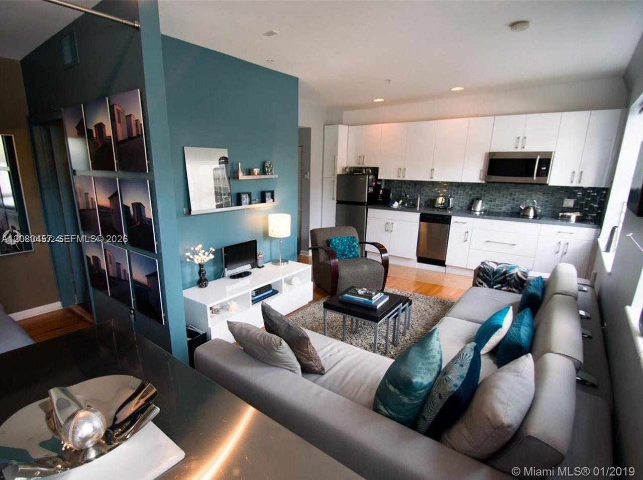 1521 Lenox Ave # 203 — Photo 2