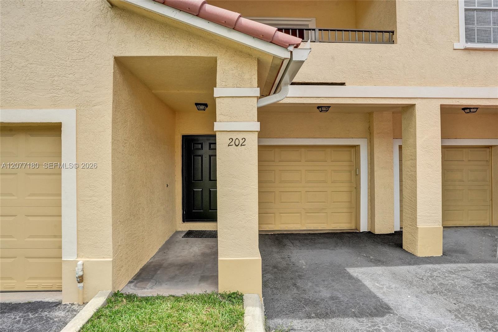 202 Belmont Ln # 202 — Photo 4