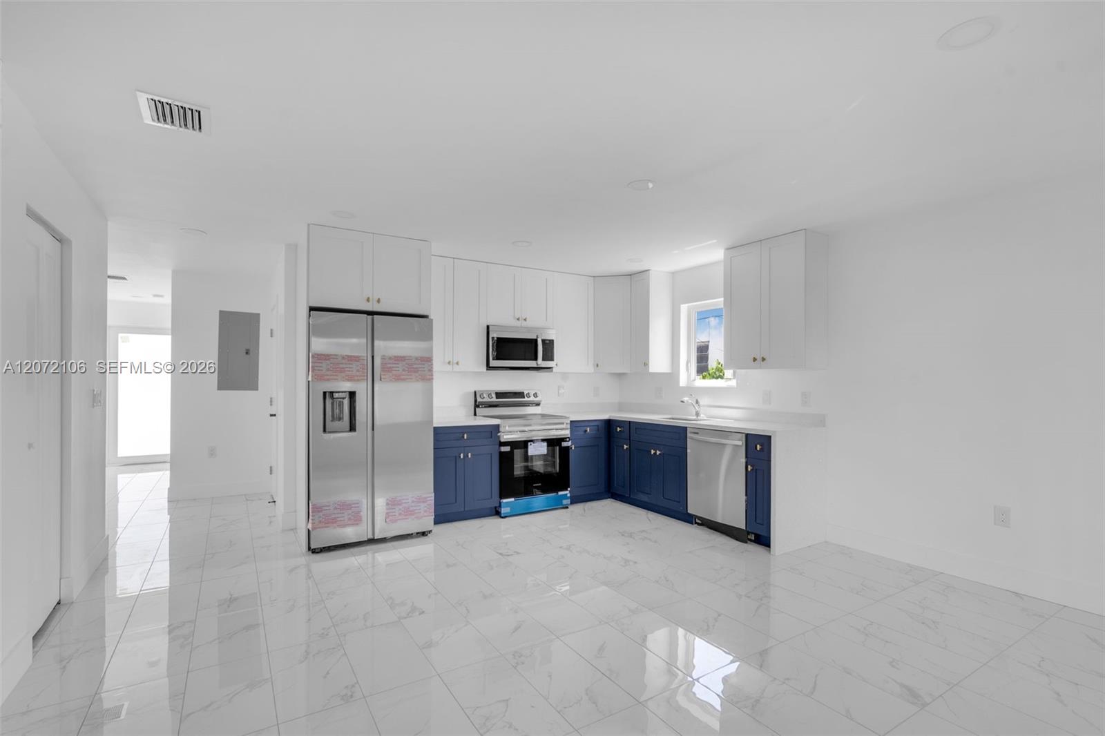 1629 NW 40th St — Photo 5