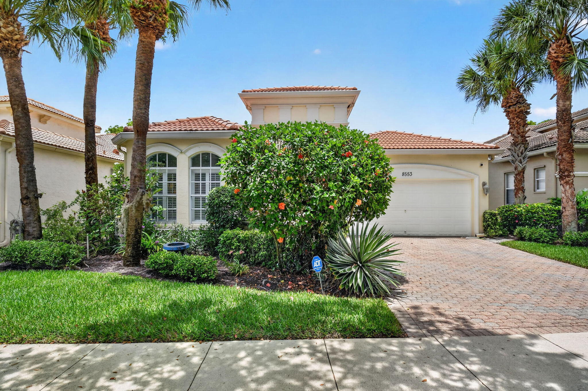 8553 E Via Grande E, Wellington FL 33411