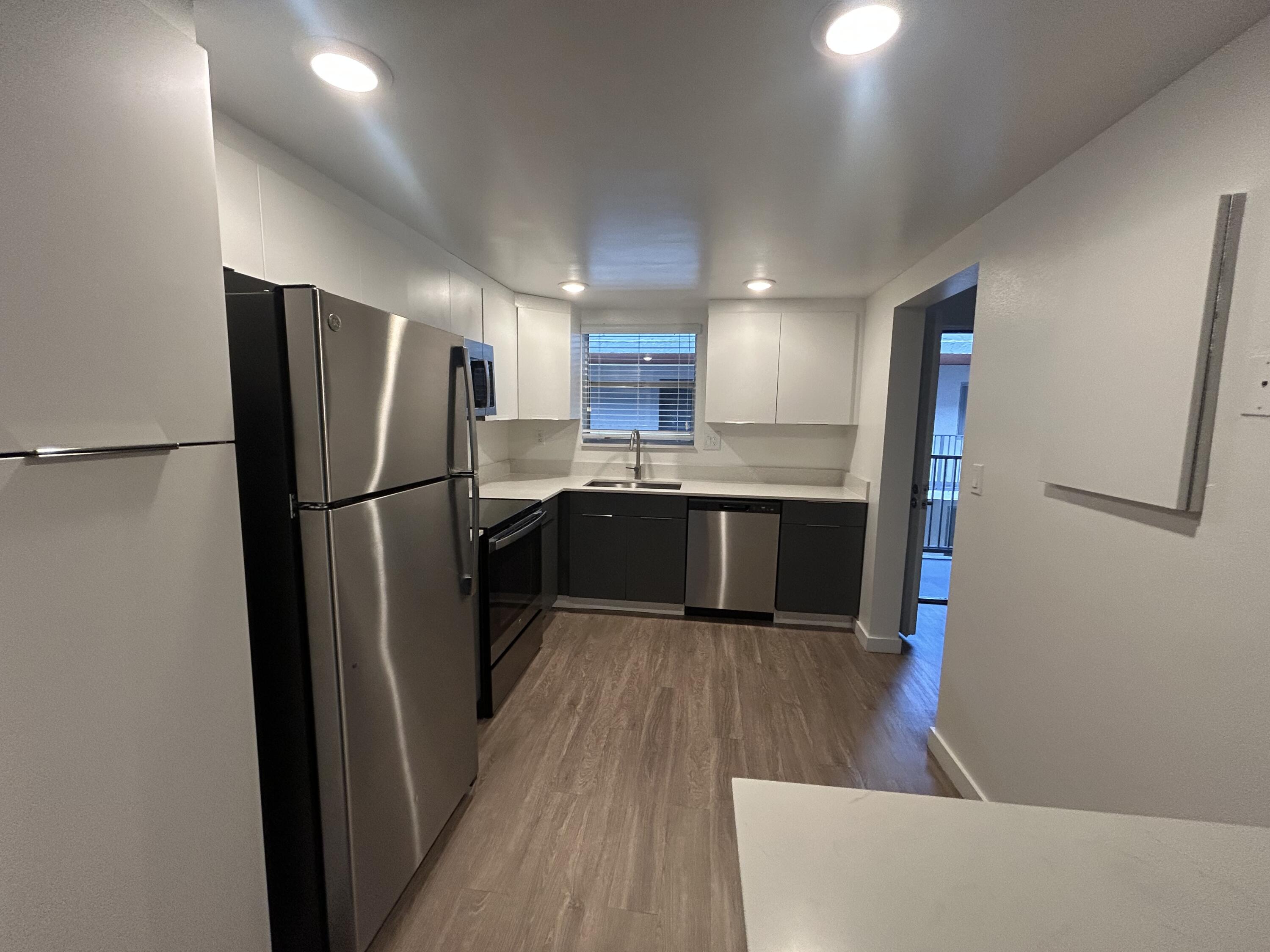 4108 N Pine Island Road — Photo 3