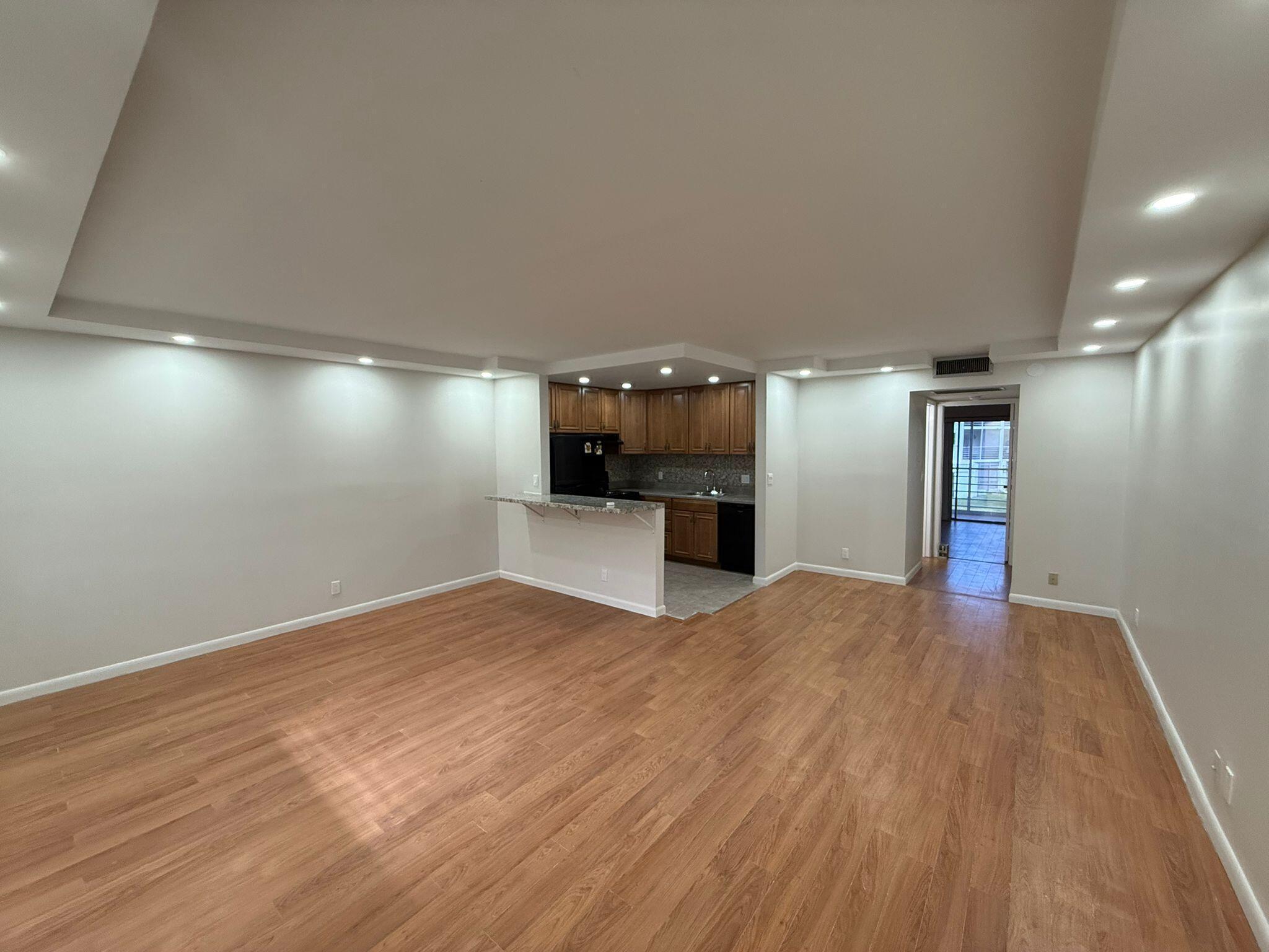 2200 SPRINGDALE Boulevard # 206 — Photo 2