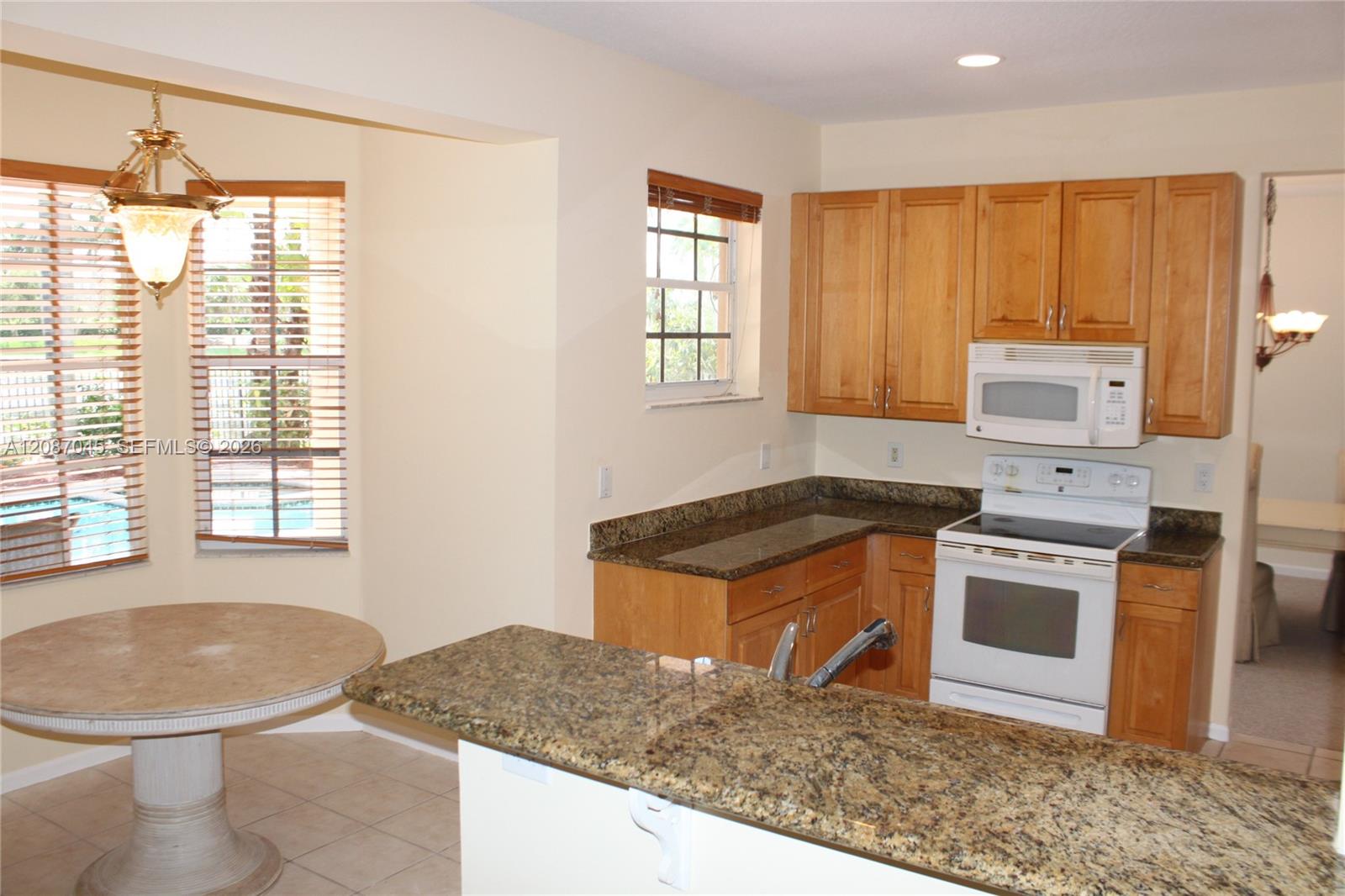 2568 Jardin Pl # 2568 — Photo 4