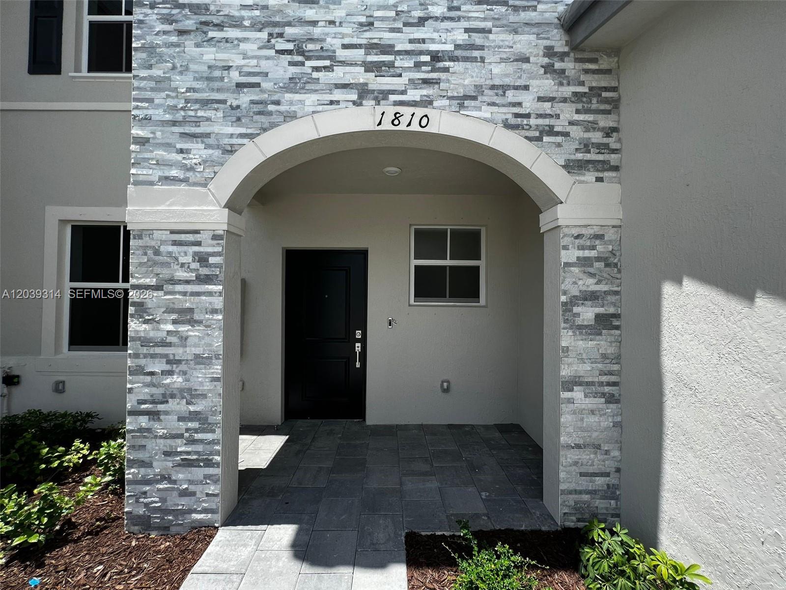1810 SE 26th Ter # 1810, Homestead FL 33035