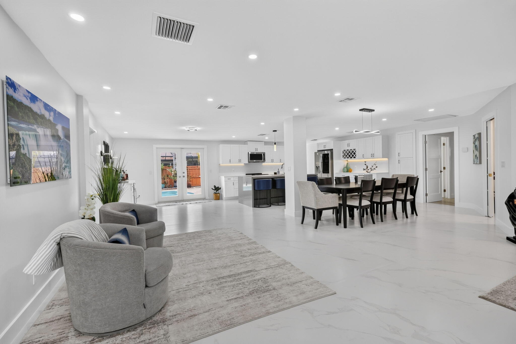 1390 PINE VALLEY Drive — Photo 5
