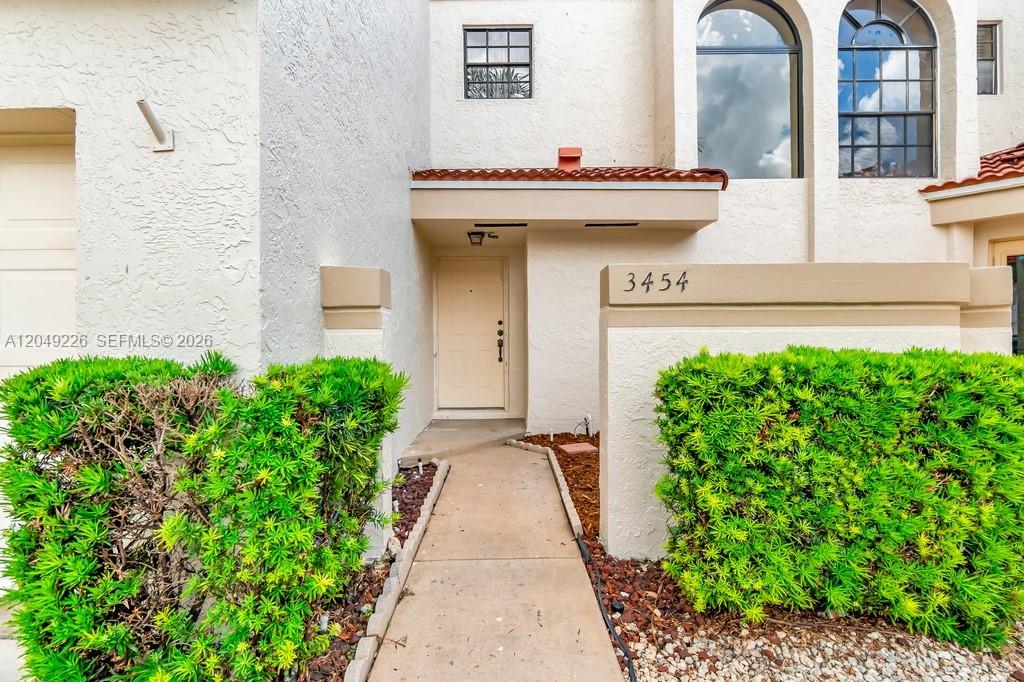 3454 Laurel Oaks Ln — Photo 2