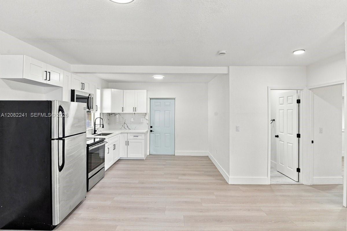10215 SW 184th St — Photo 4