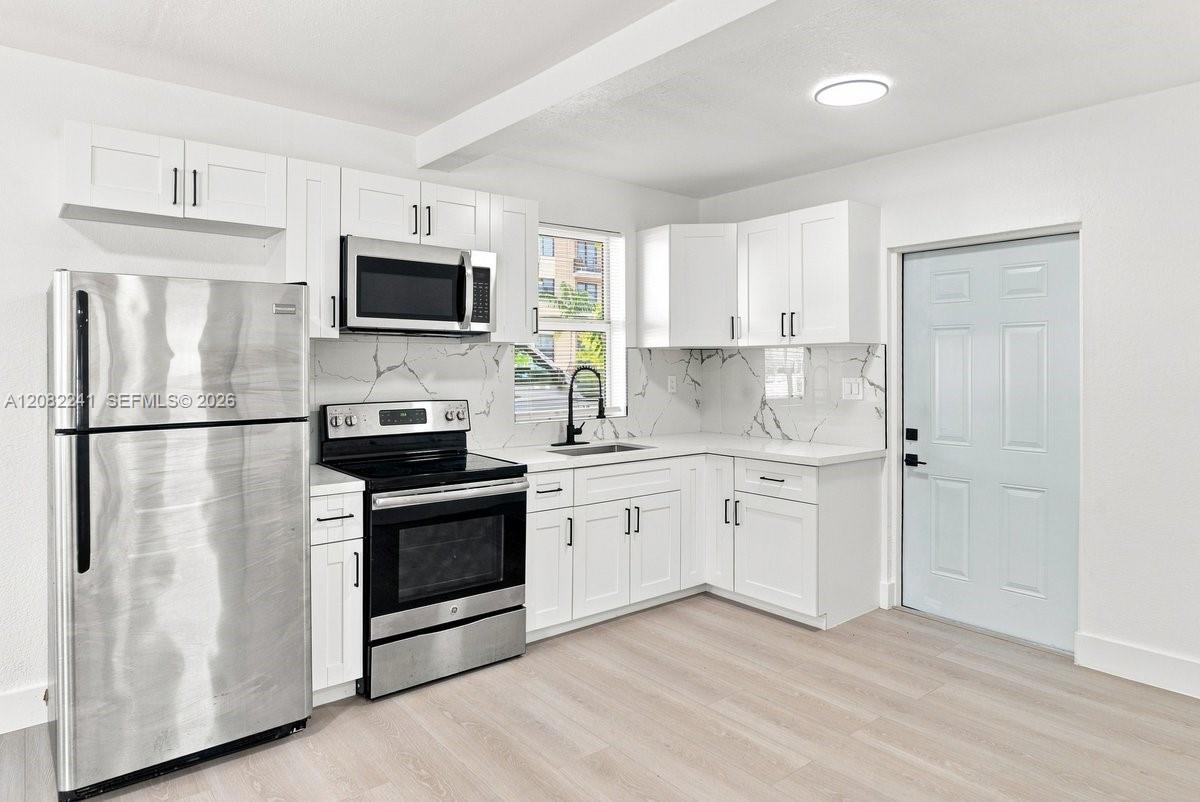 10215 SW 184th St — Photo 5