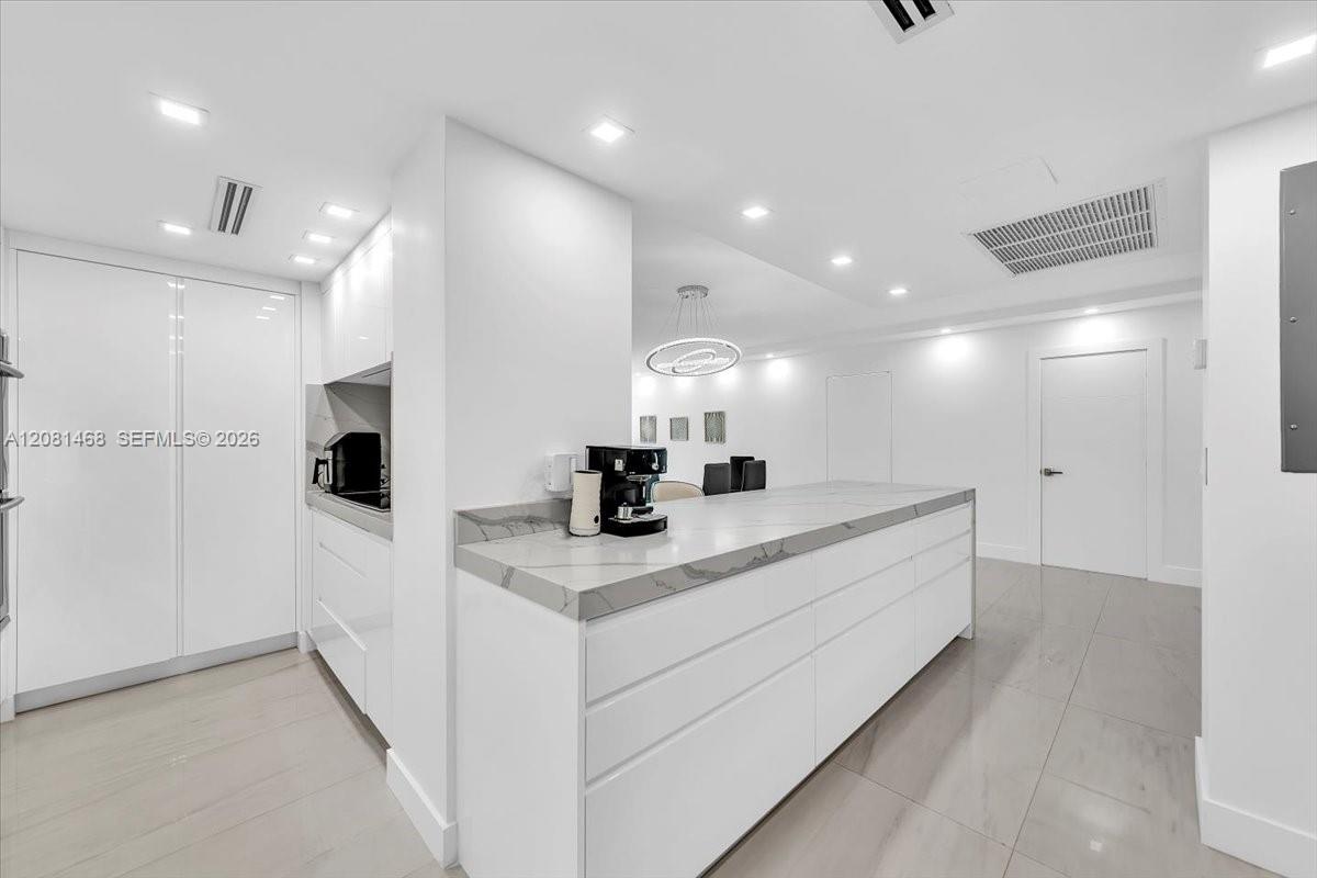 9801 Collins Ave # 5U — Photo 2