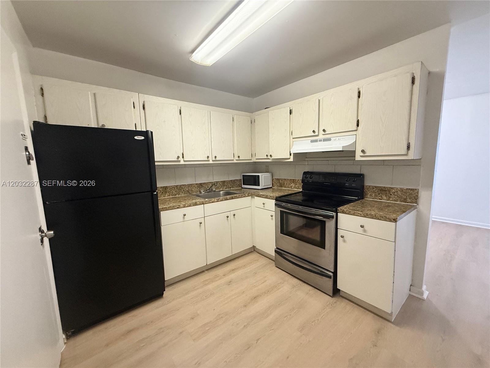12215 W Dixie Hwy # 306, North Miami FL 33161