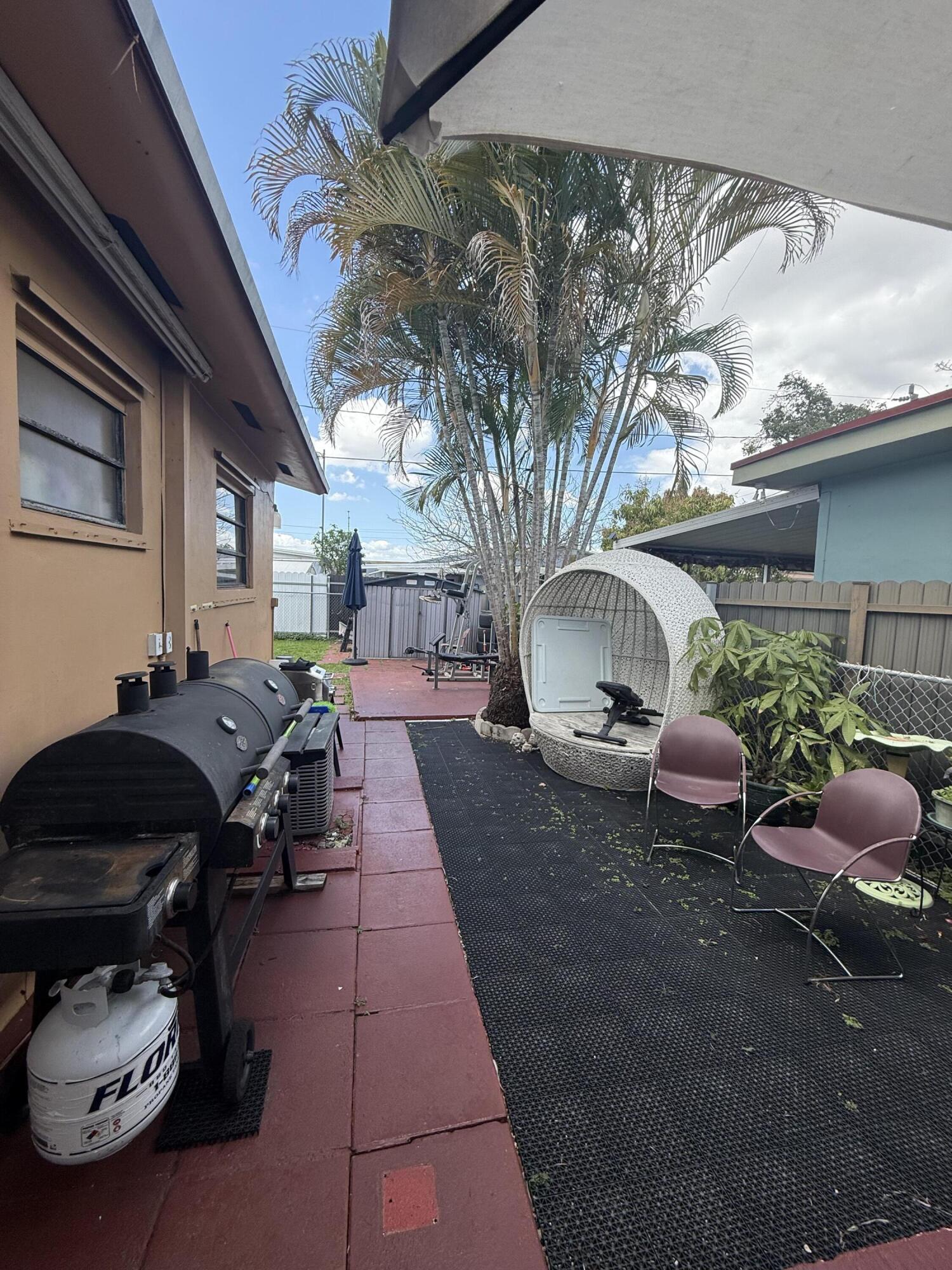 250 SW 76th Court — Photo 5