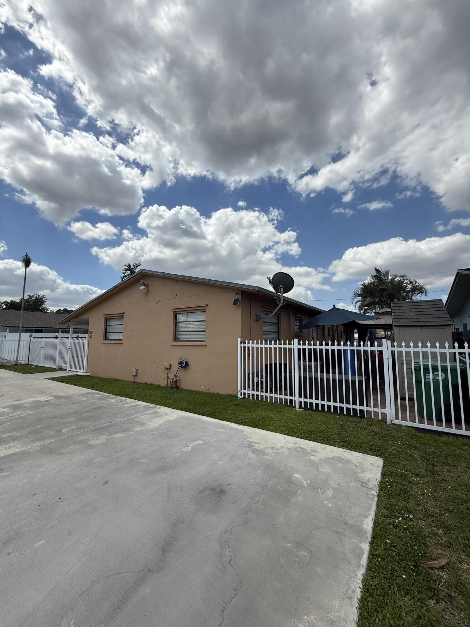 250 SW 76th Court — Photo 2