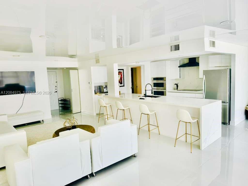 600 Parkview Dr # 1018 — Photo 3