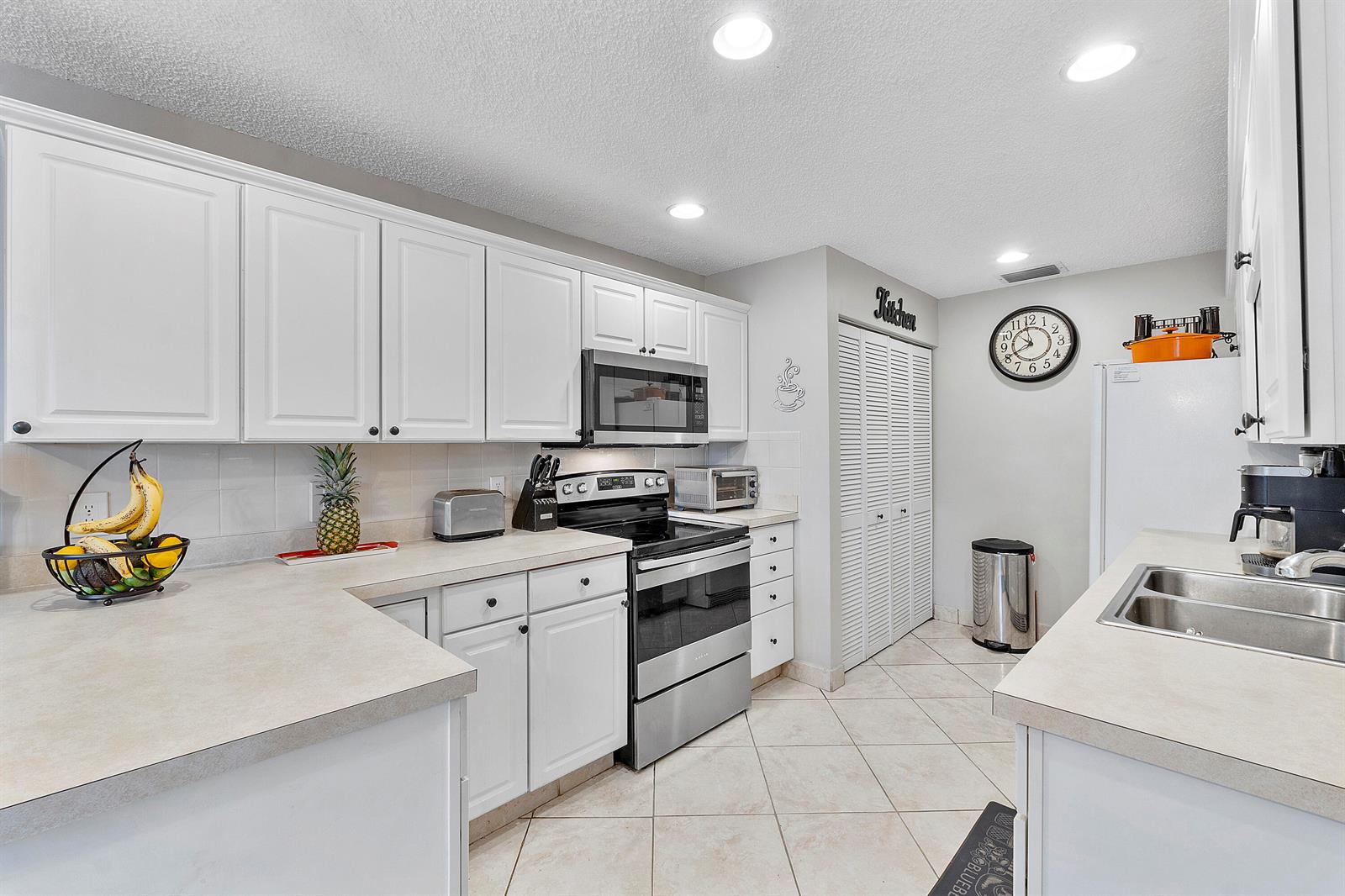 14519 Lucy Dr_009
