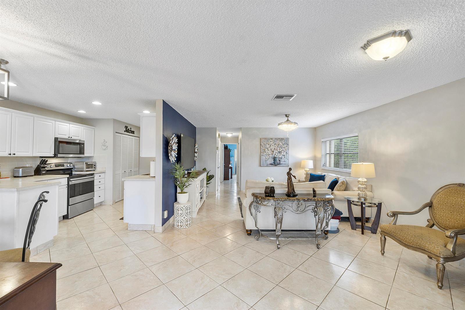 14519 Lucy Dr_011