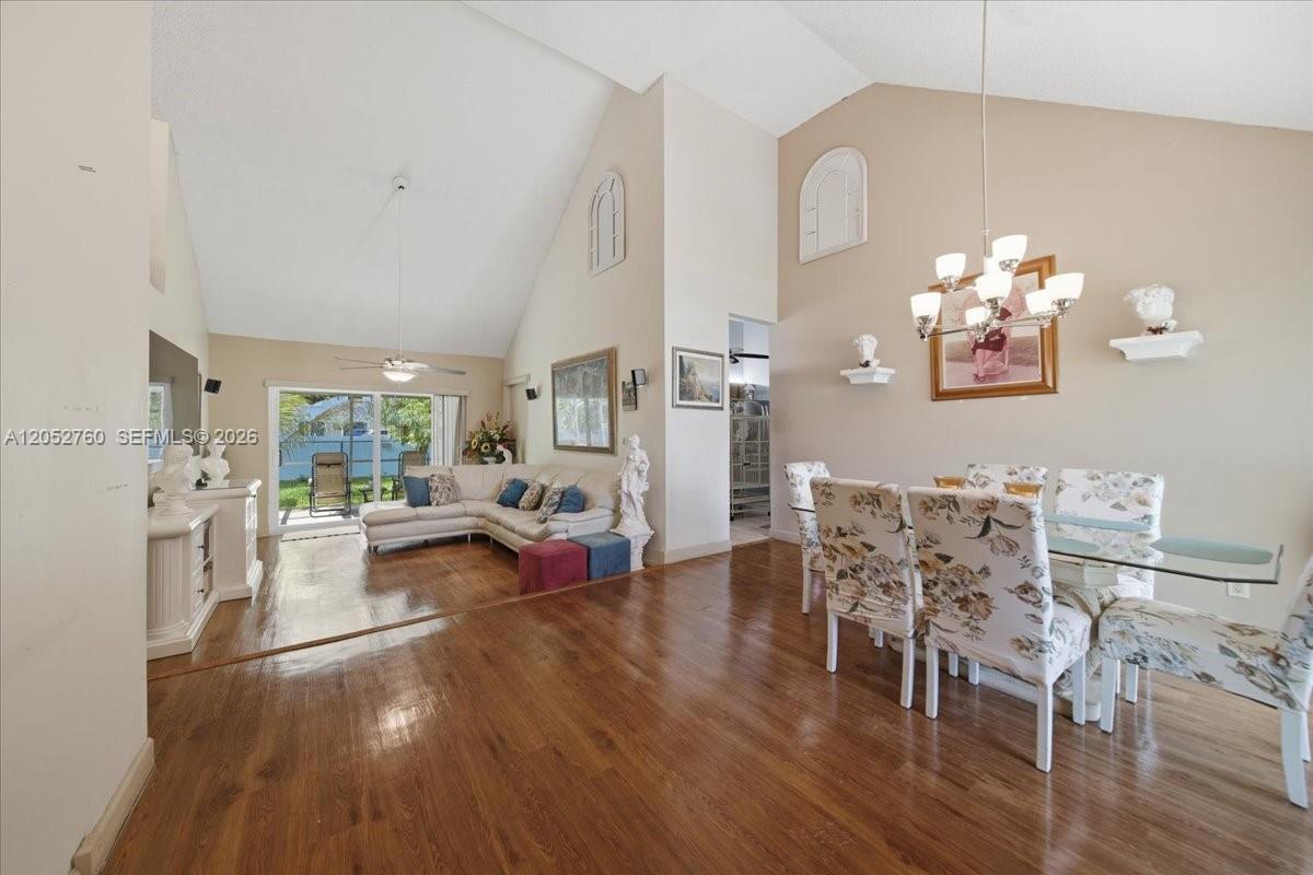 9050 Crescent Dr — Photo 2