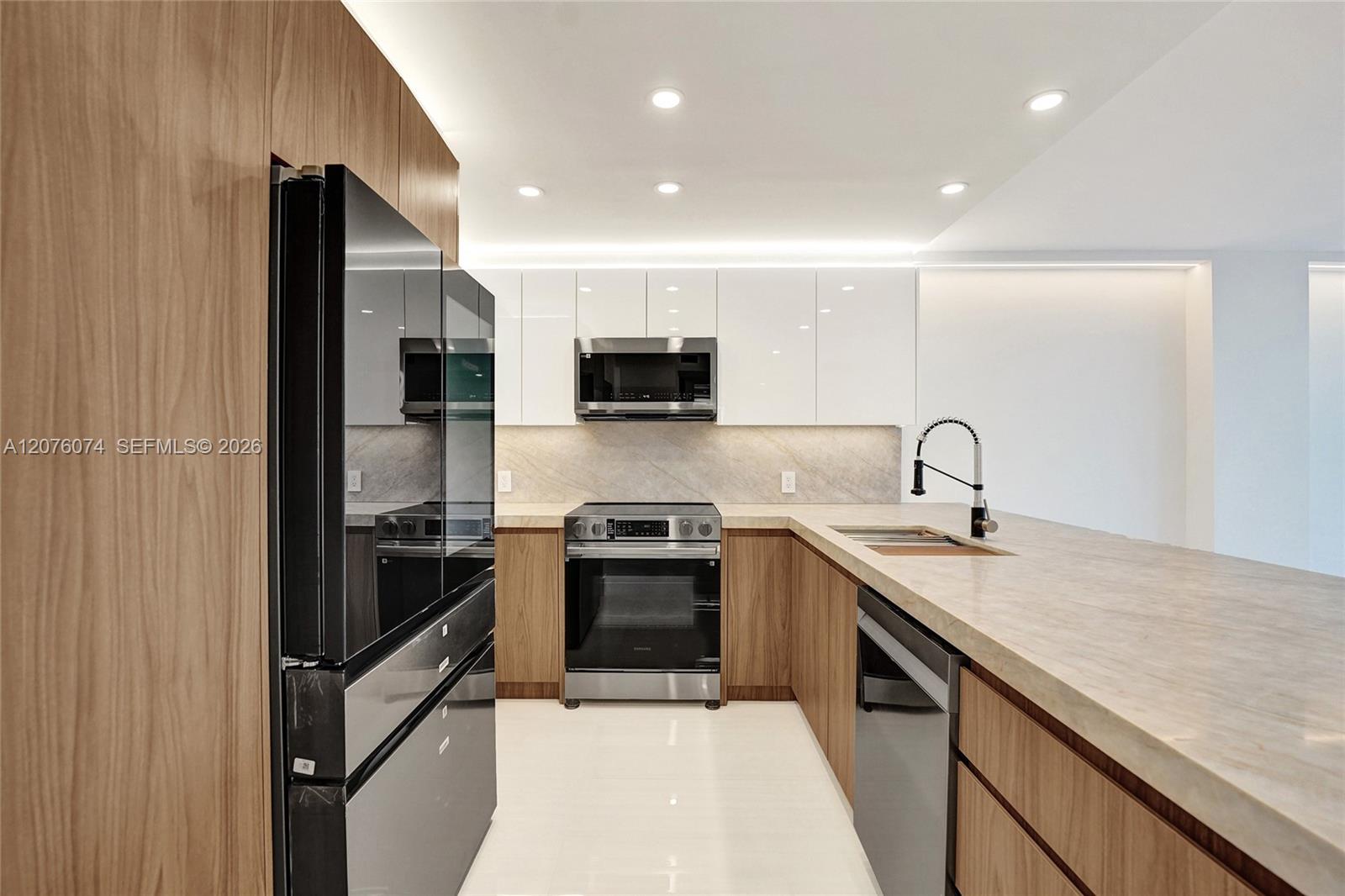 1400 S Ocean Dr # 1205 — Photo 3