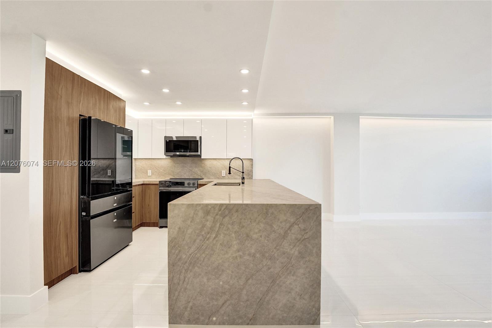 1400 S Ocean Dr # 1205 — Photo 4