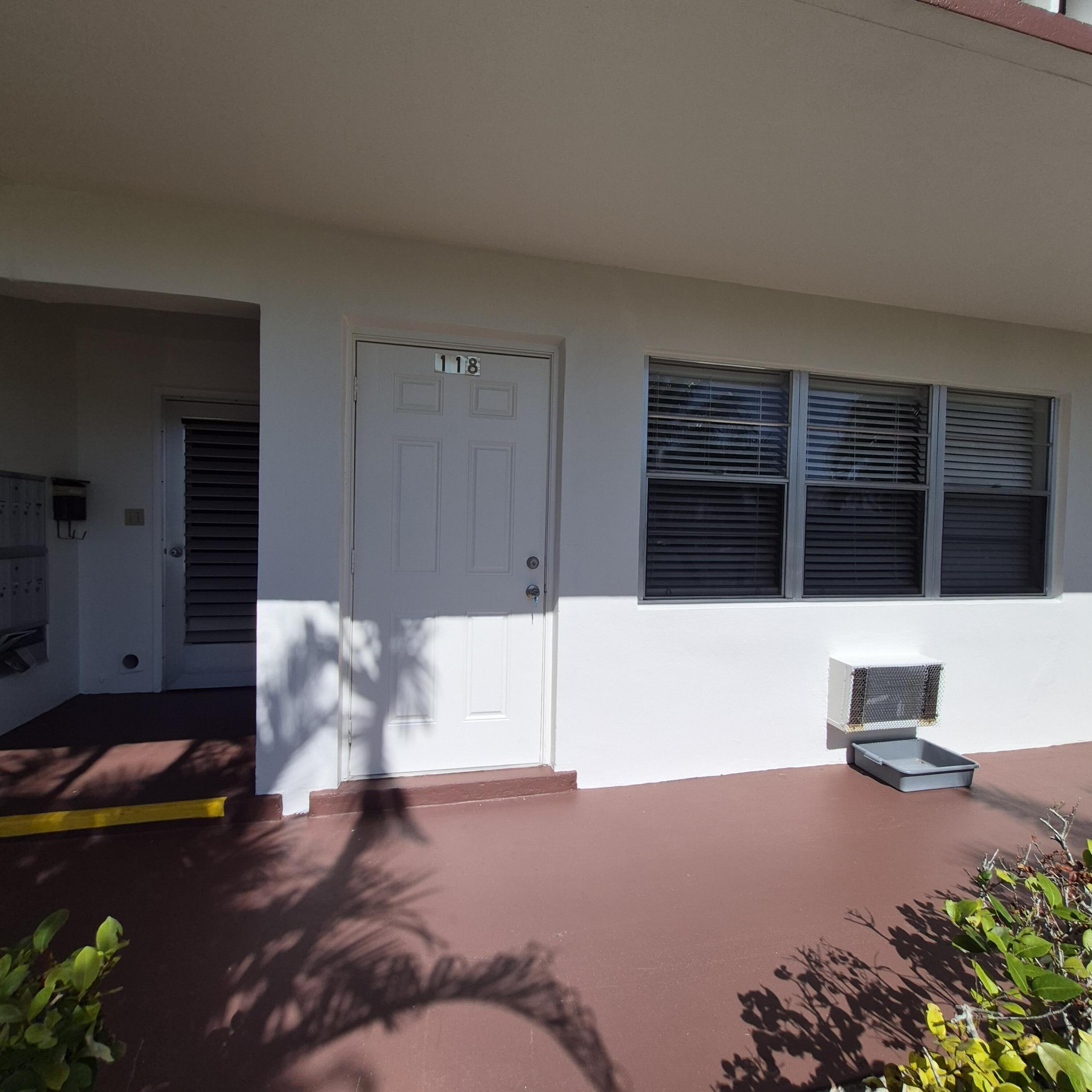 118 Kent H, West Palm Beach FL 33417