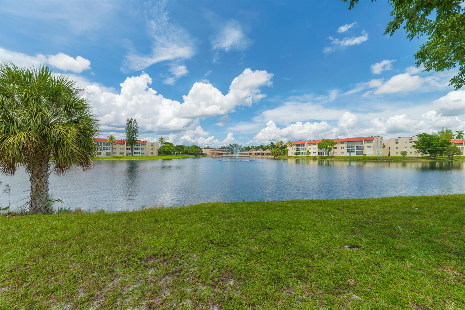 20260904 - 2901 Sunrise Lakes Dr 310 - M