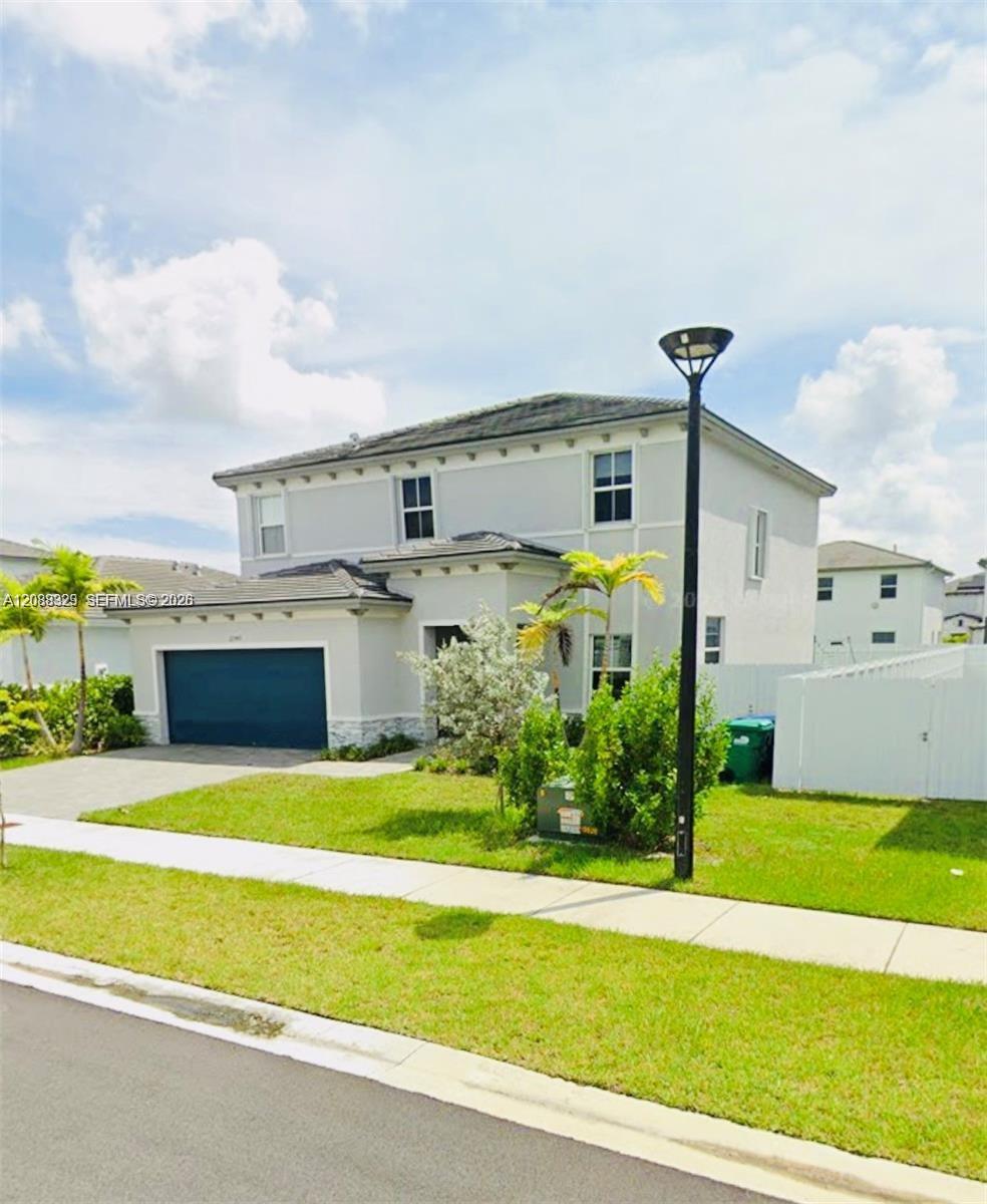 12740 SW 214th Ter — Photo 3