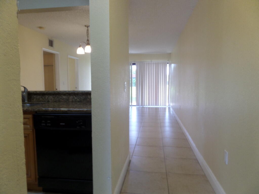 1524 LAKE CRYSTAL Drive # B — Photo 3