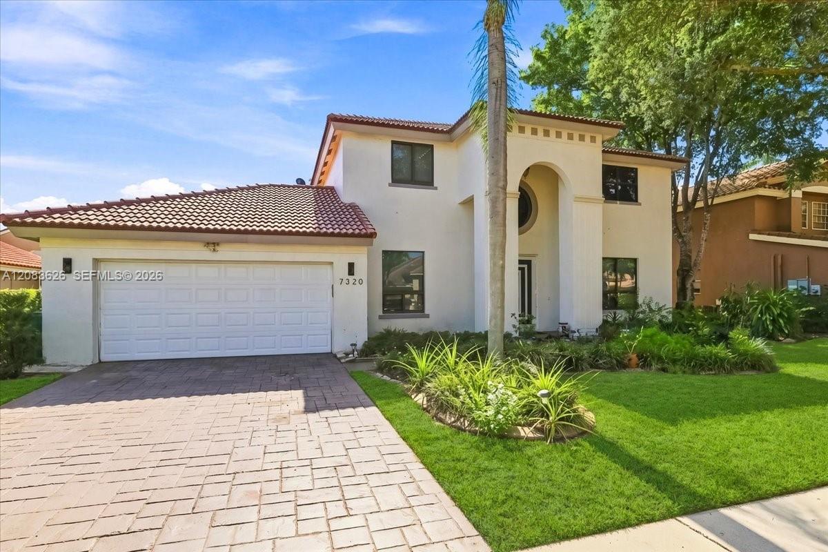 7320 NW 68th Way — Photo 3