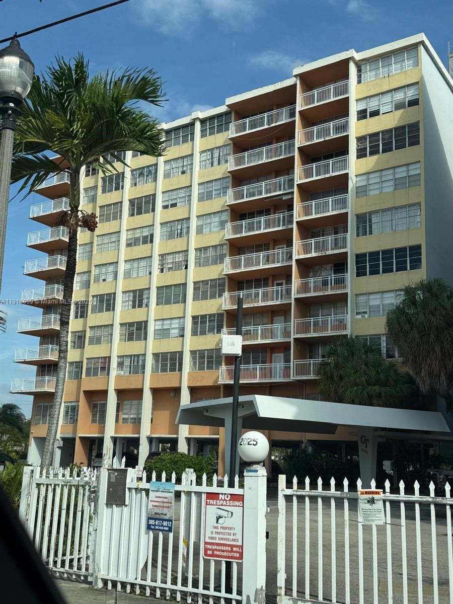 2025 NE 164th St # 605, North Miami Beach FL 33162