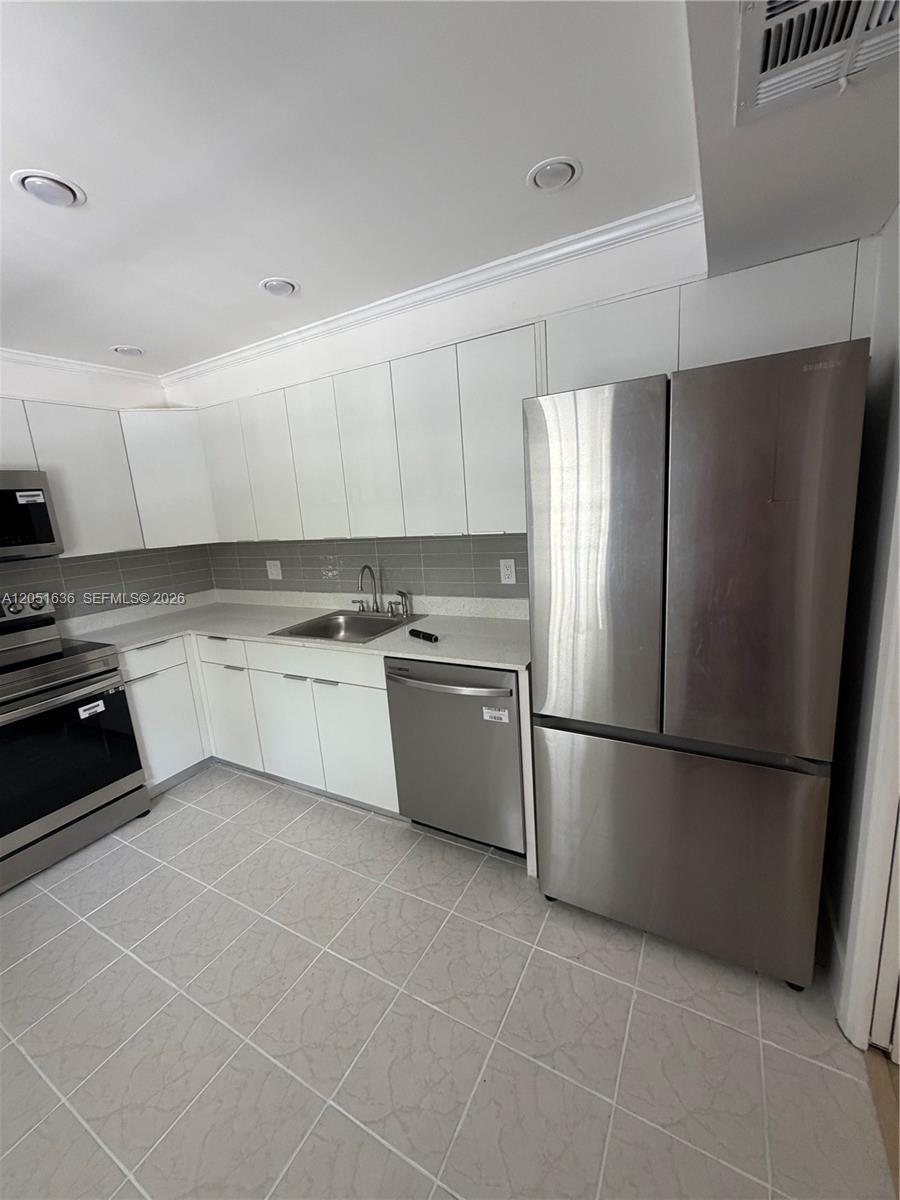 4007 N Cypress Dr # 203, Pompano Beach FL 33069