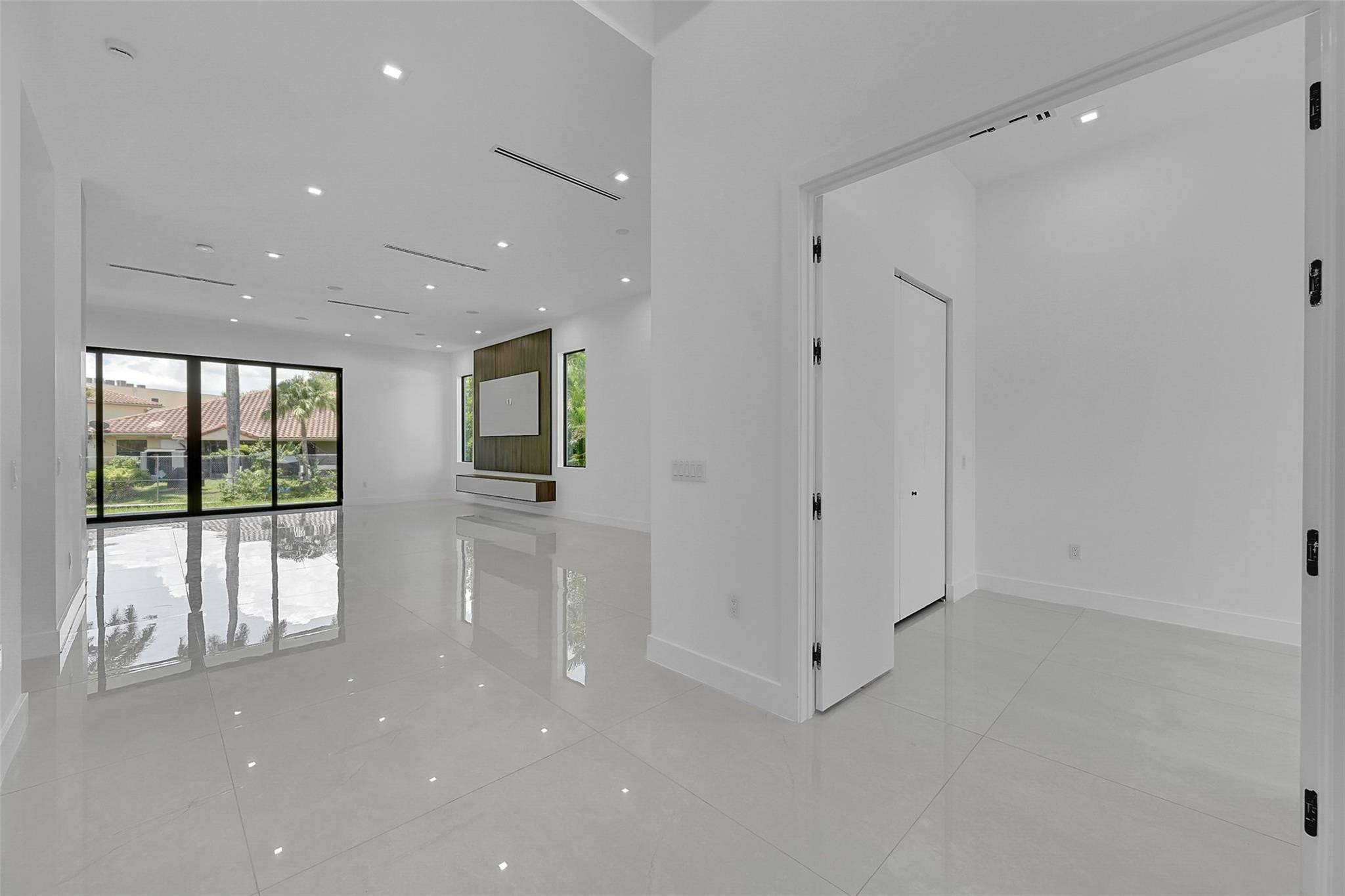 656 NW 21st Street — Photo 2