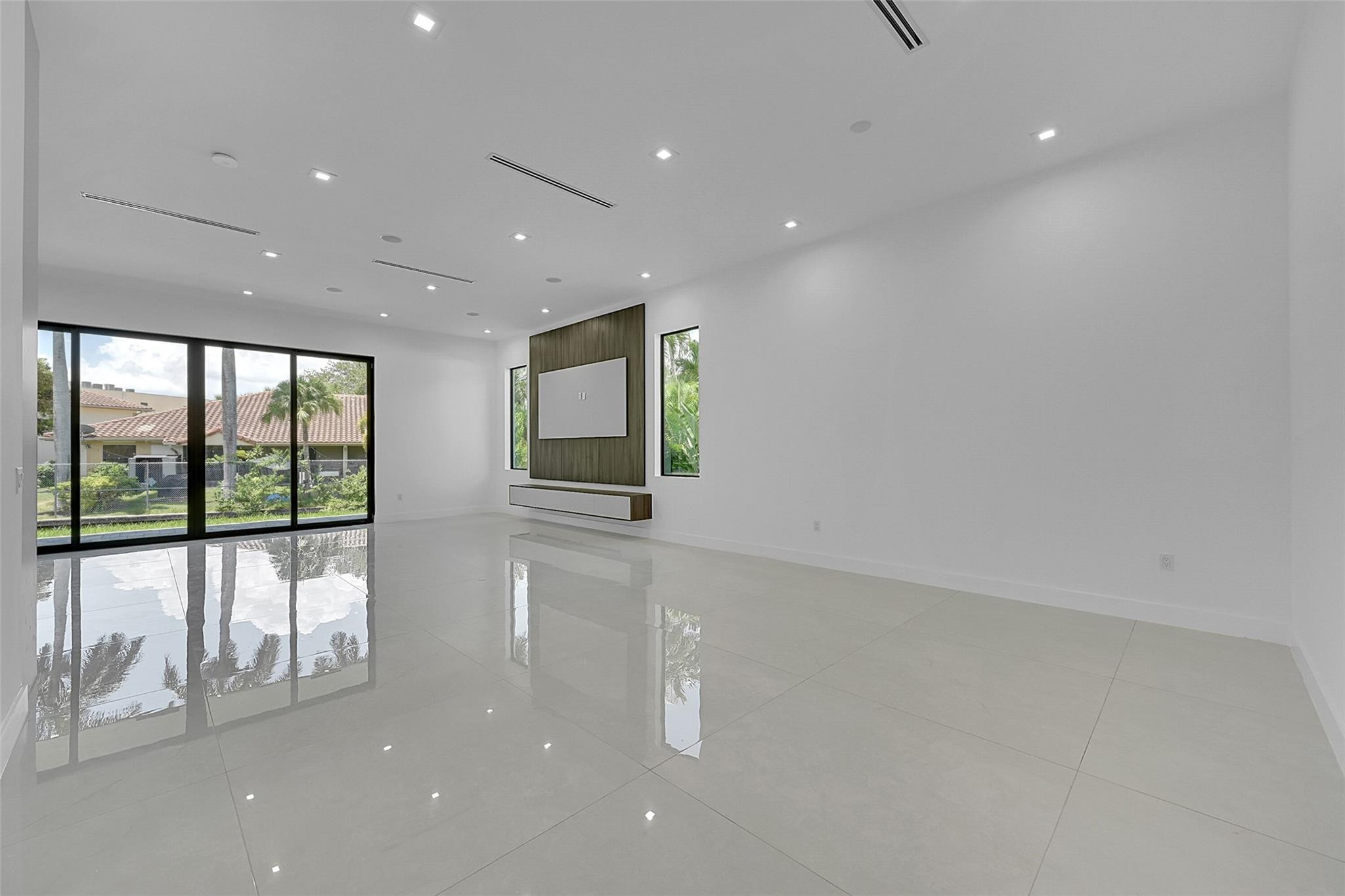 656 NW 21st Street — Photo 3