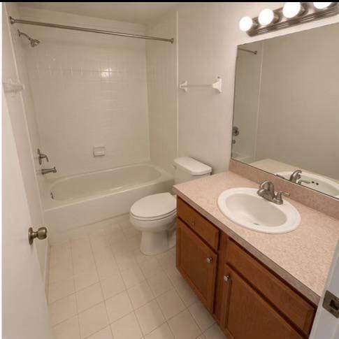 2445 SW 18TH # 406 — Photo 5