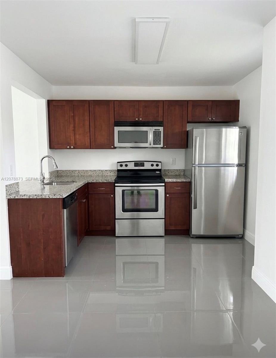 10325 NW 11th St # 101 — Photo 3