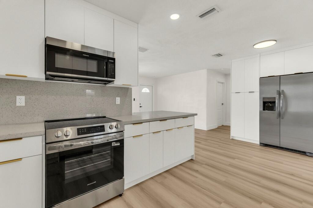 6340 Liberty Street — Photo 5