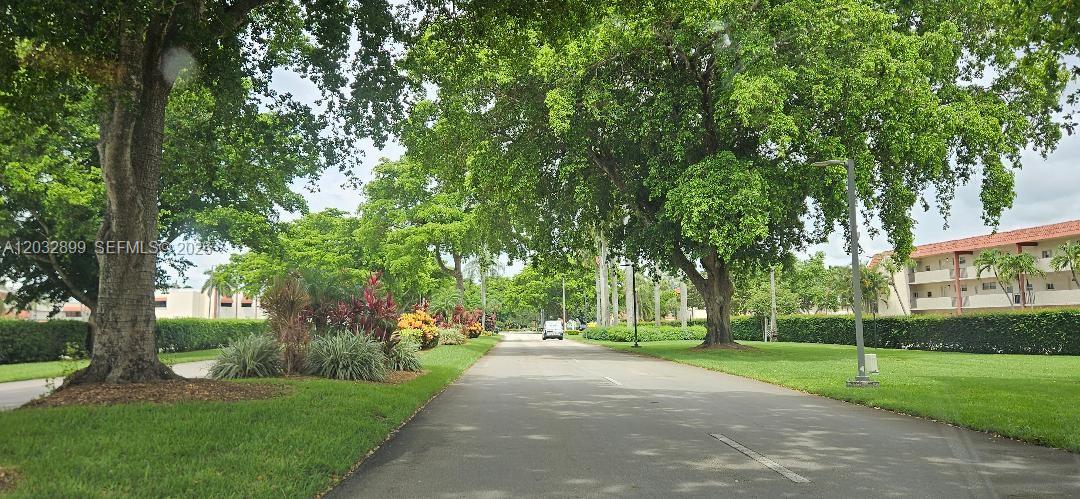9823 S Hollybrook Lake Dr # 310, Pembroke Pines FL 33025