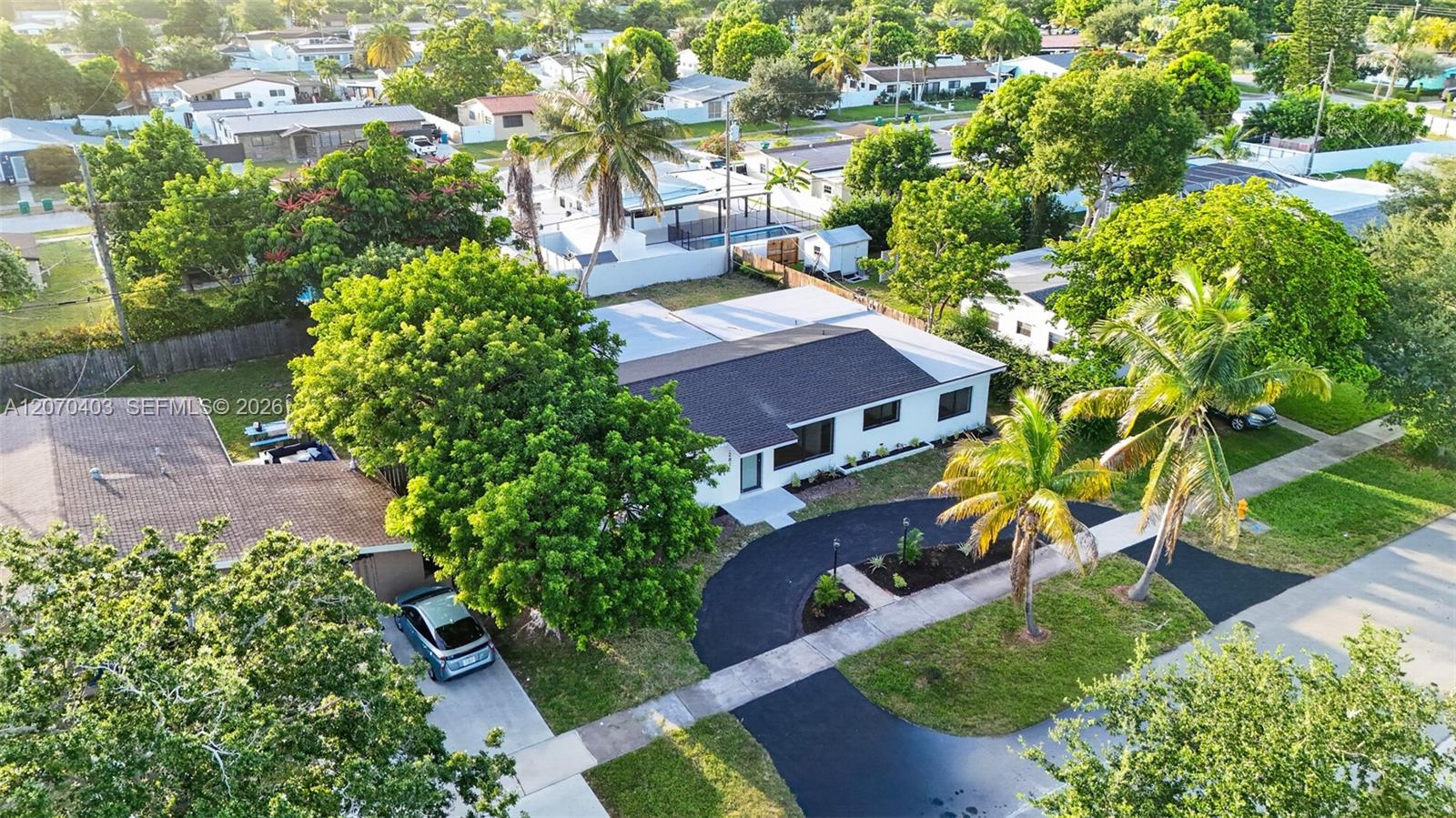 9281 Martinique Dr — Photo 4