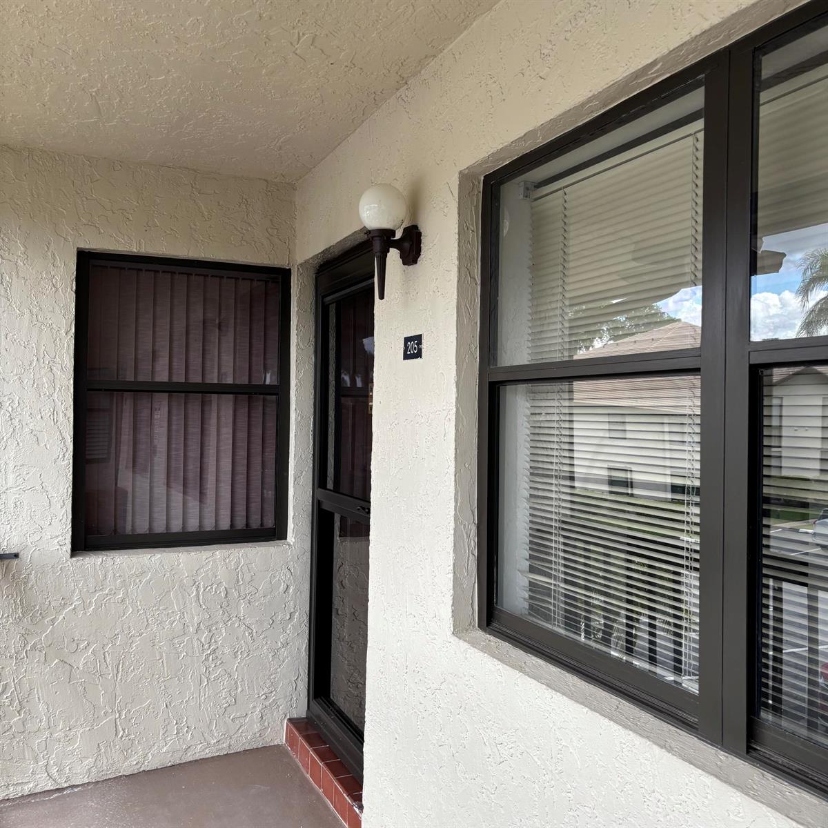 03-covered-entry-porch