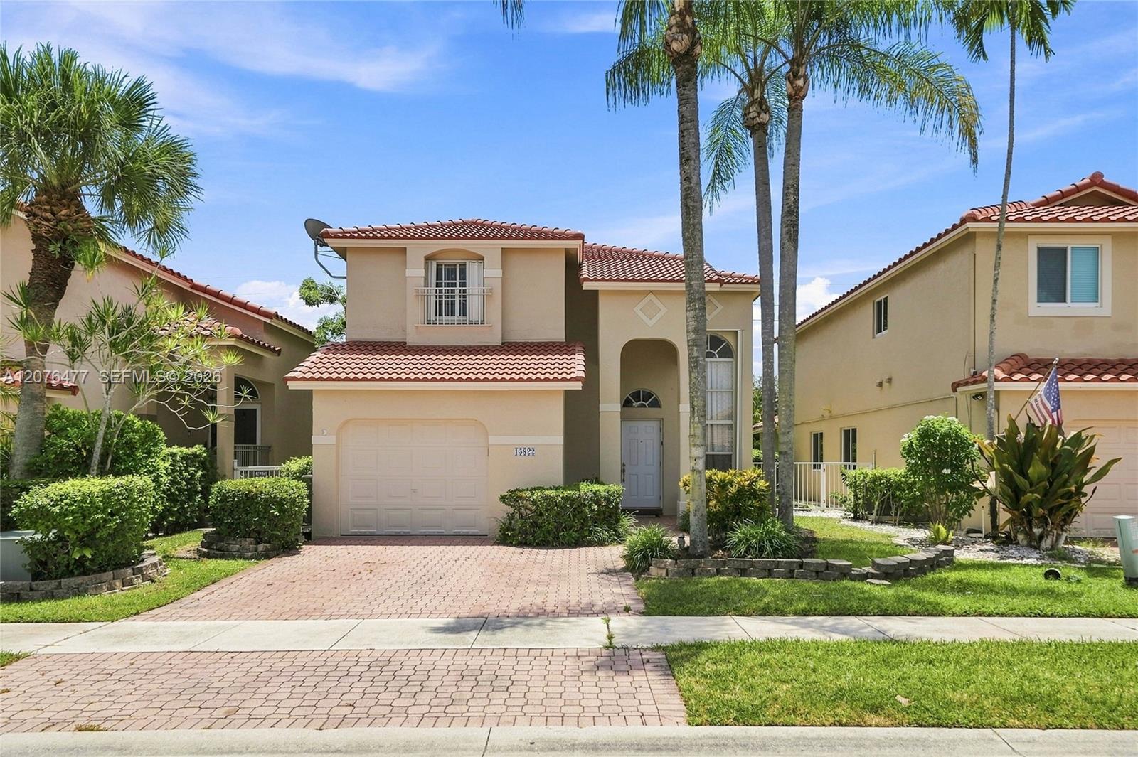 15822 SW 16th Ct — Photo 2