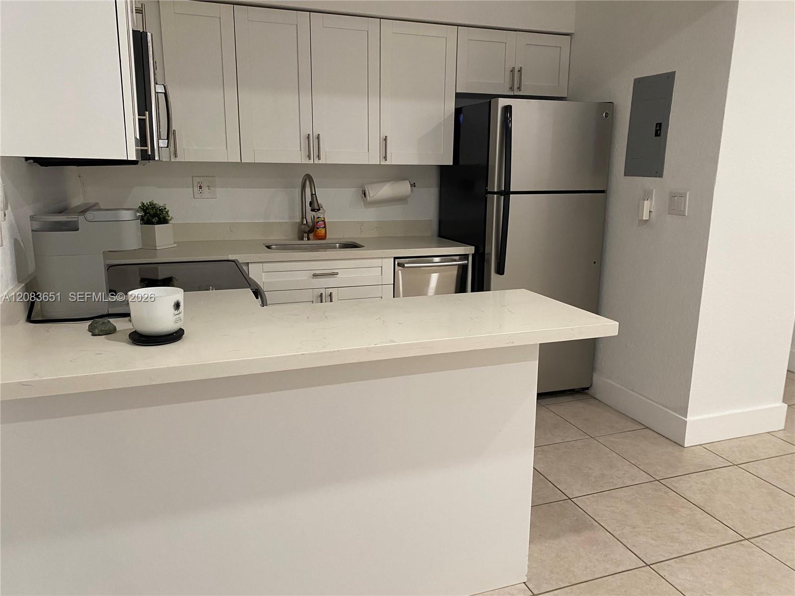 1 Edgewater Dr # 103 — Photo 5