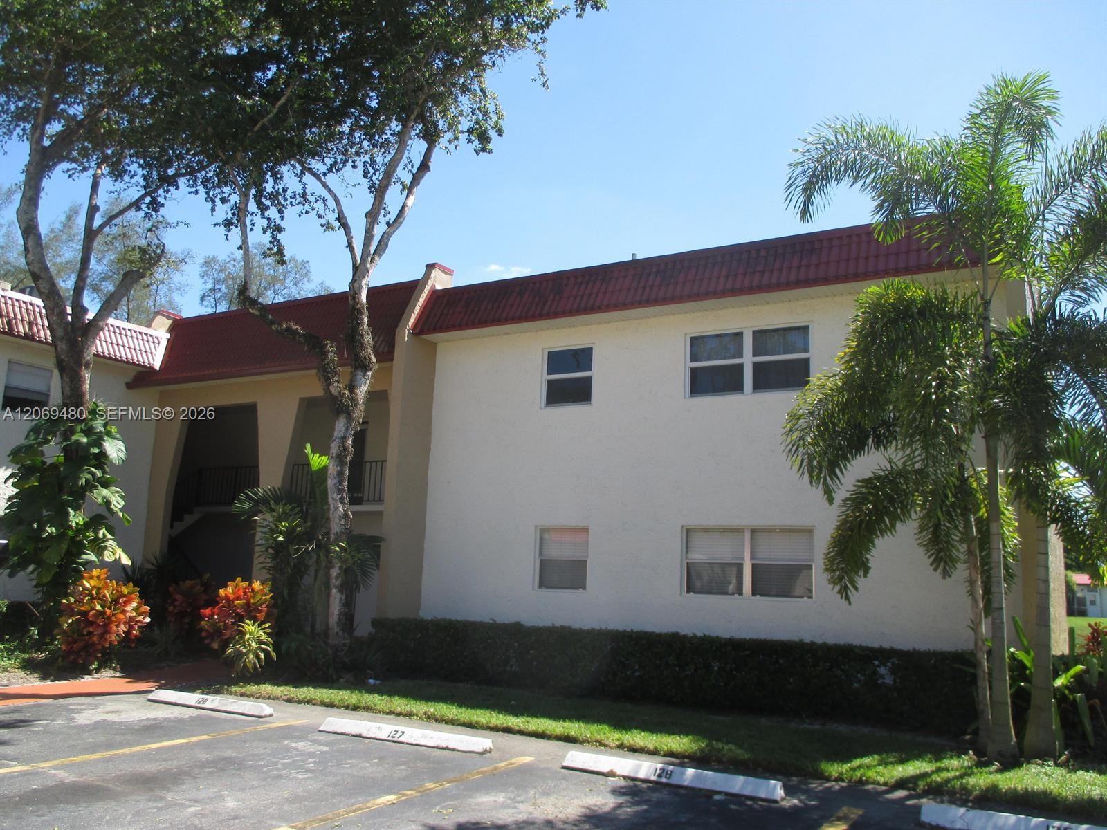 212 Lake Frances Dr # 212, West Palm Beach FL 33411